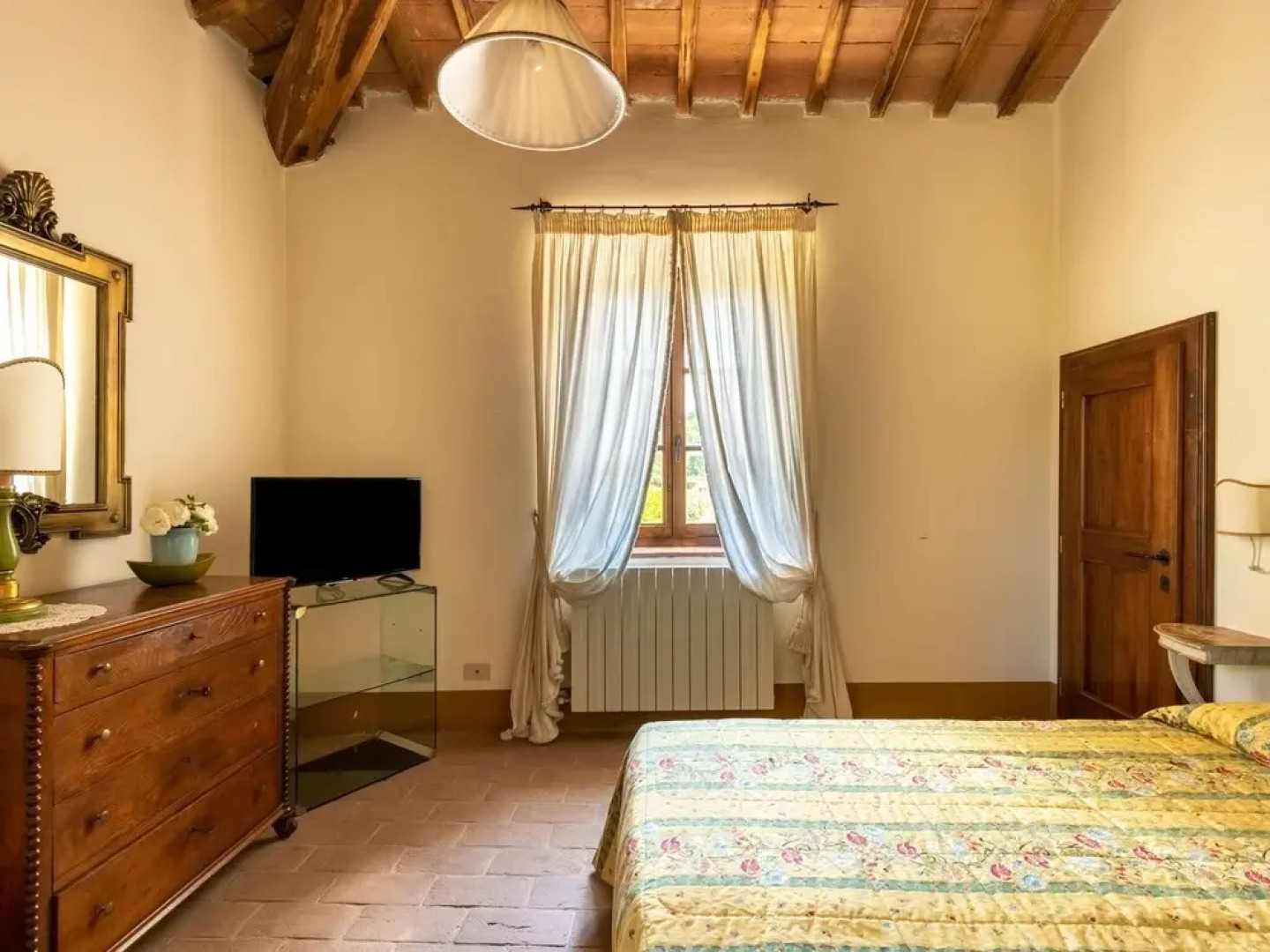 Vintage Apartment in Rapolano Terme with Swimming Pool