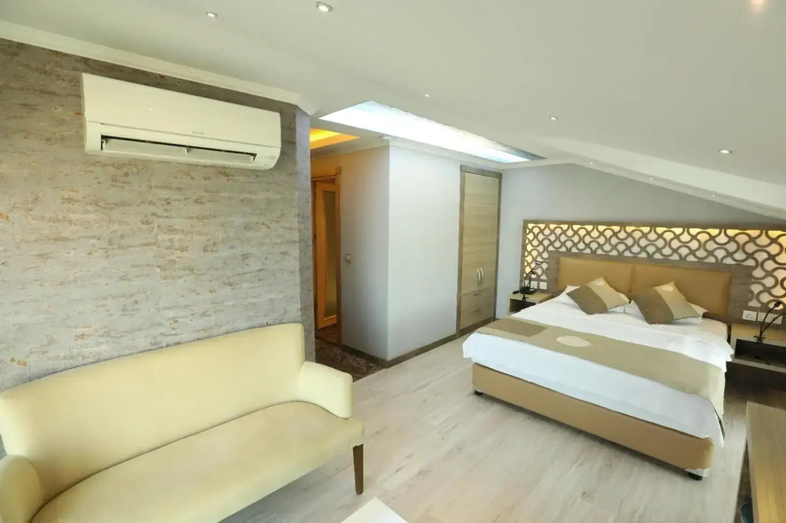 Unluselek Hotel