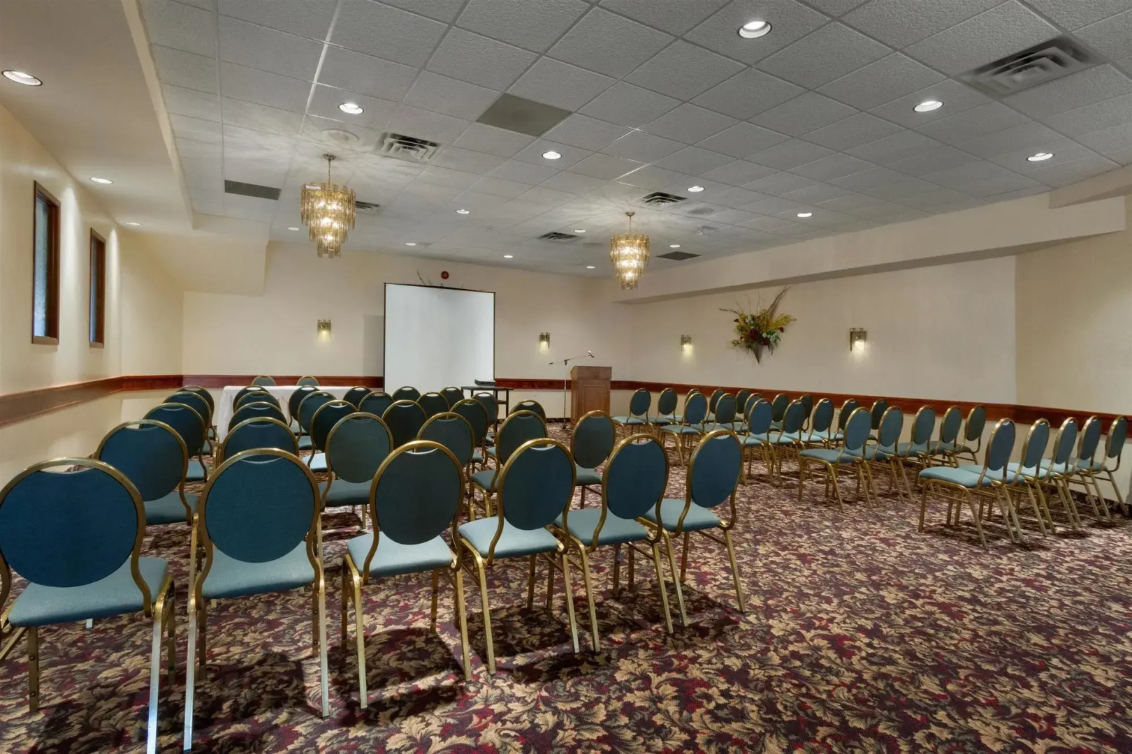 Travelodge Kingston LaSalle Hotel