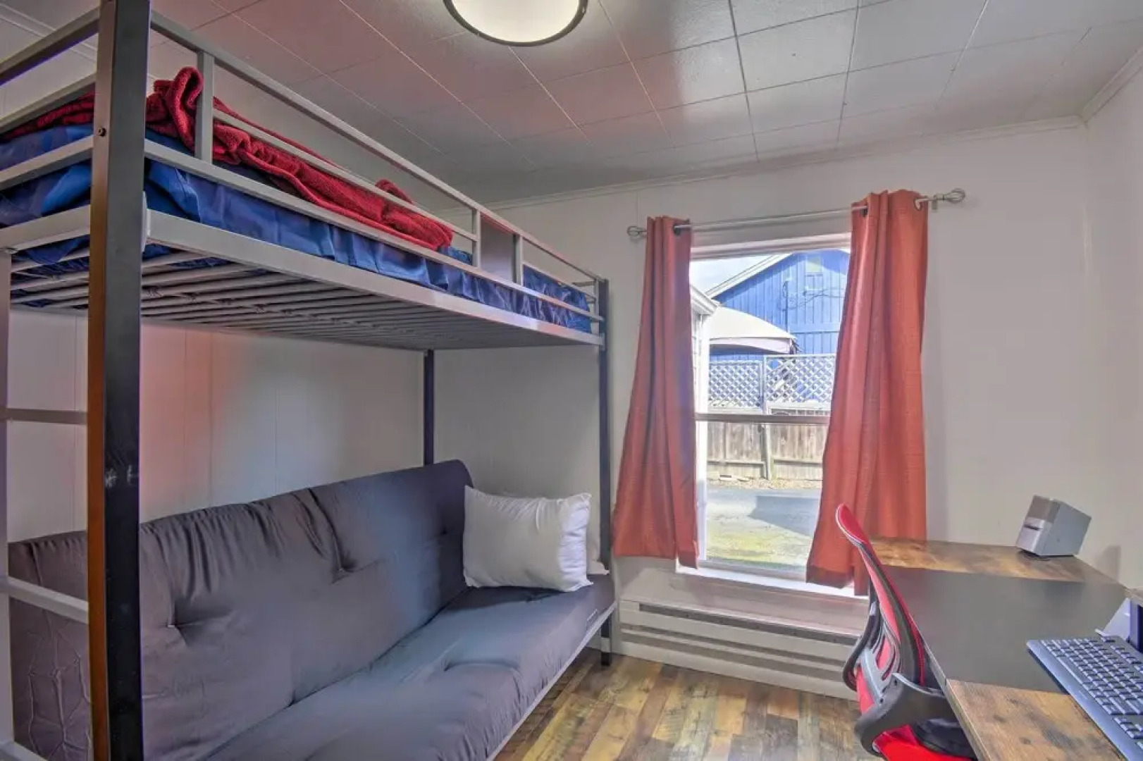 Inviting Bremerton Home Near Hiking & History