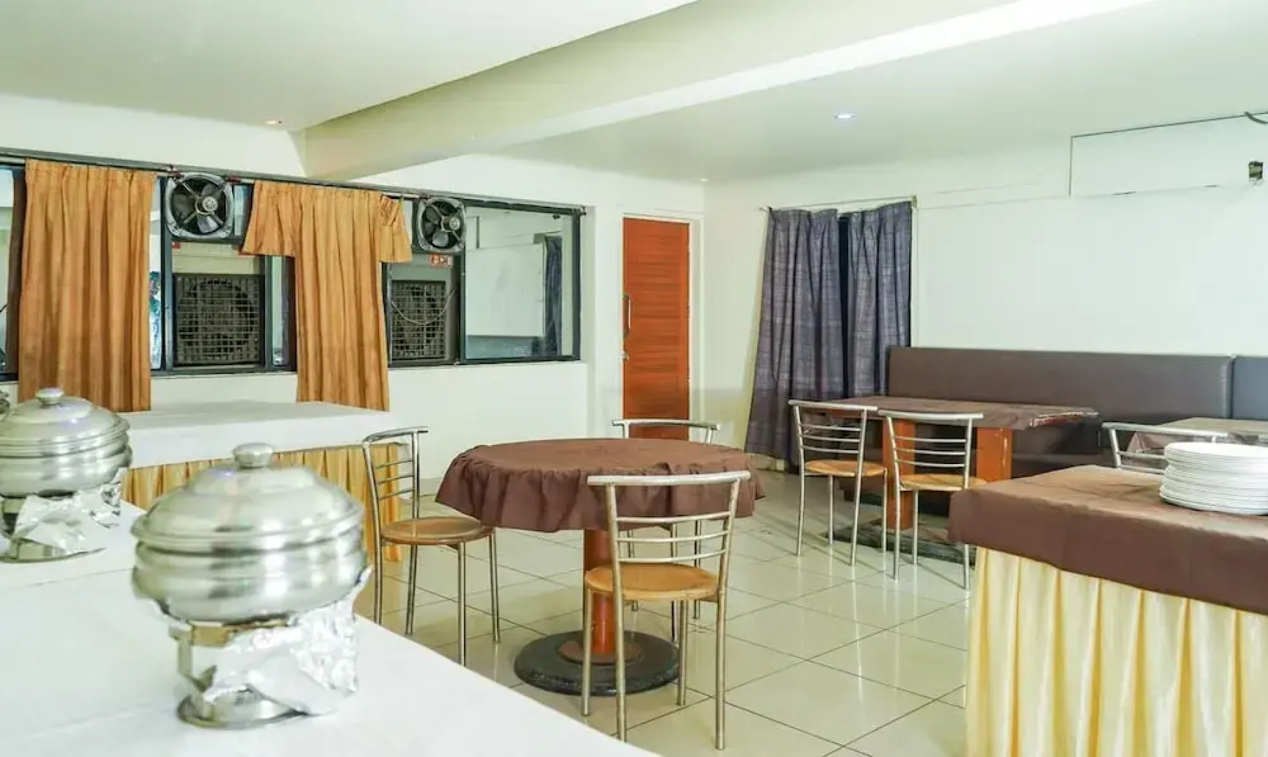 Hotel Lals Plaza
