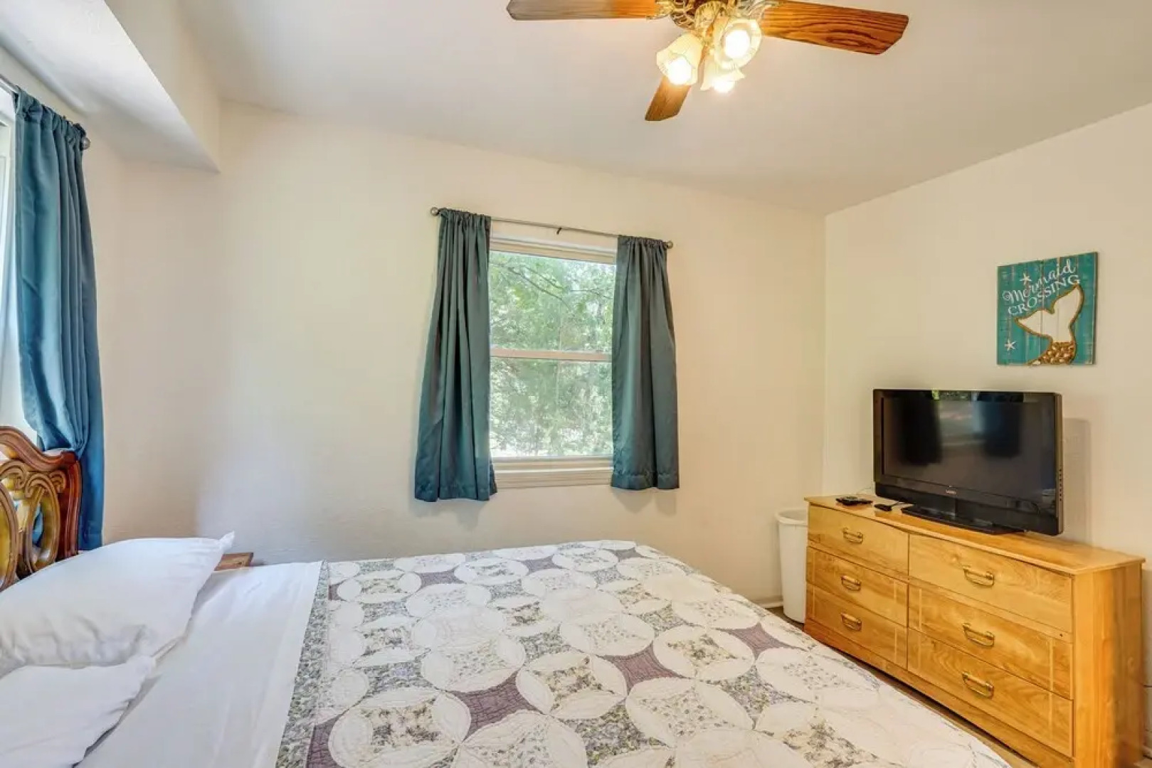 Pet-friendly Lake of the Ozarks Gem!