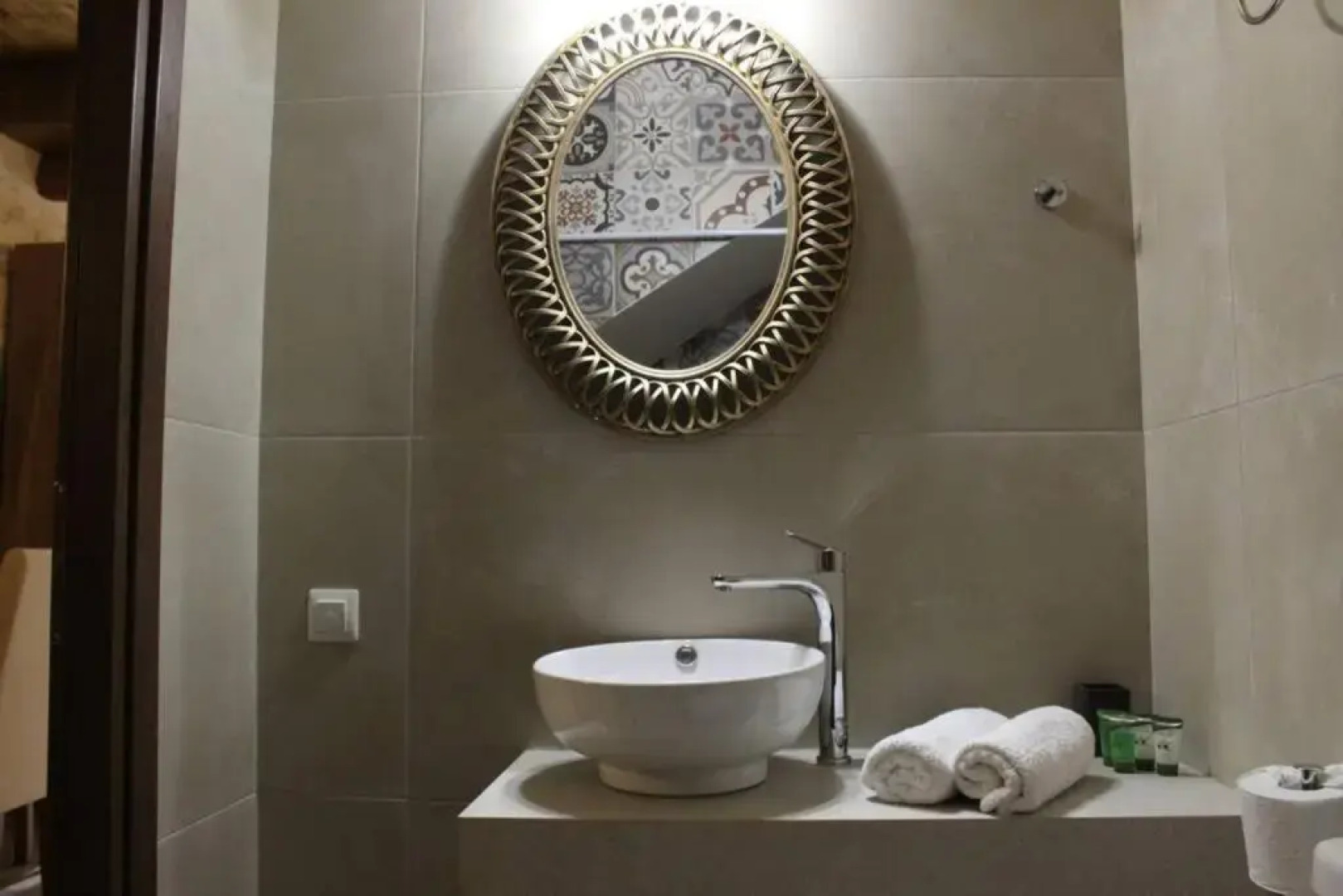 Stone Villa with swimming pool-BBQ!