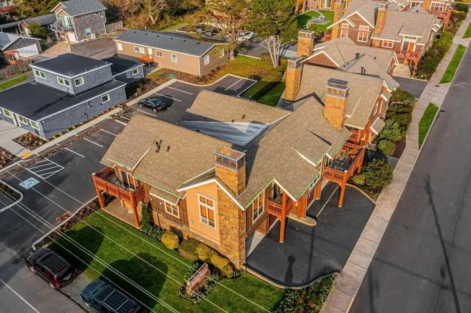 Lodges at Cannon Beach B2