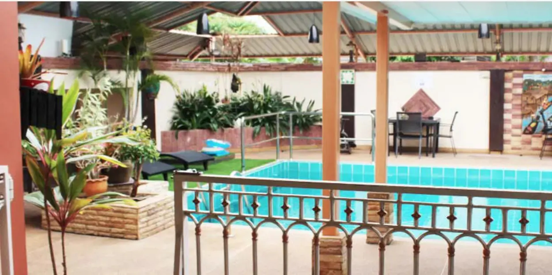 Thomas Udon Thai House Resort & Hotel