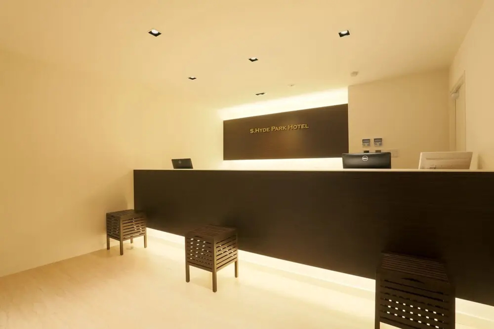 S. Hyde Park Hotel by OYO Rooms