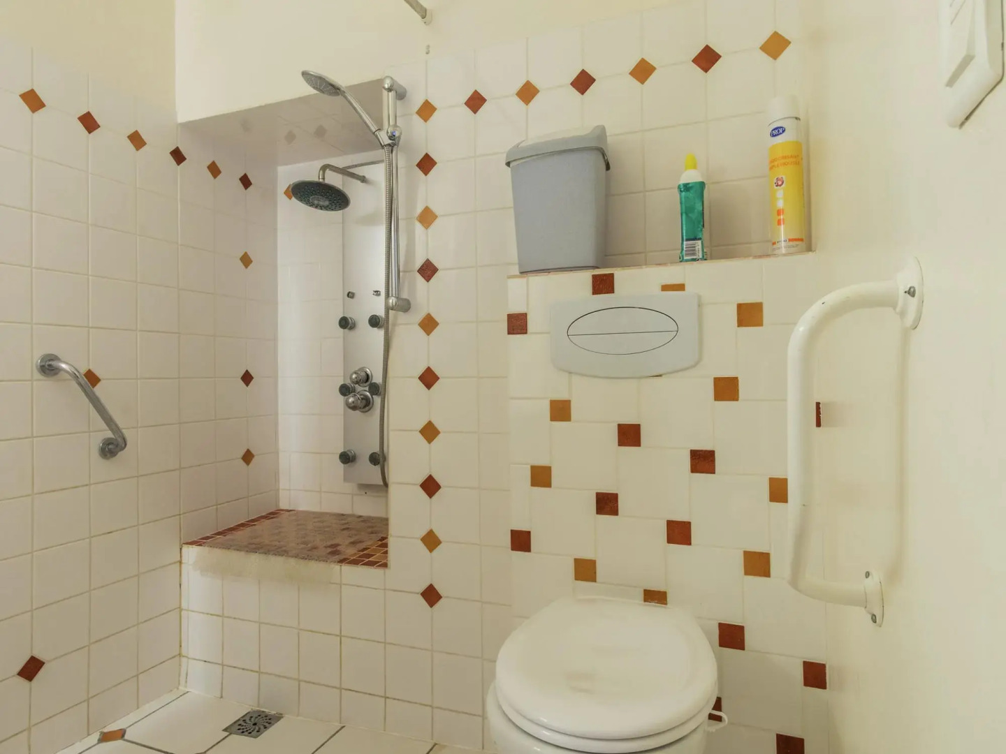 Cottage in an old Remote Farmhouse Near Chã¢teauroux