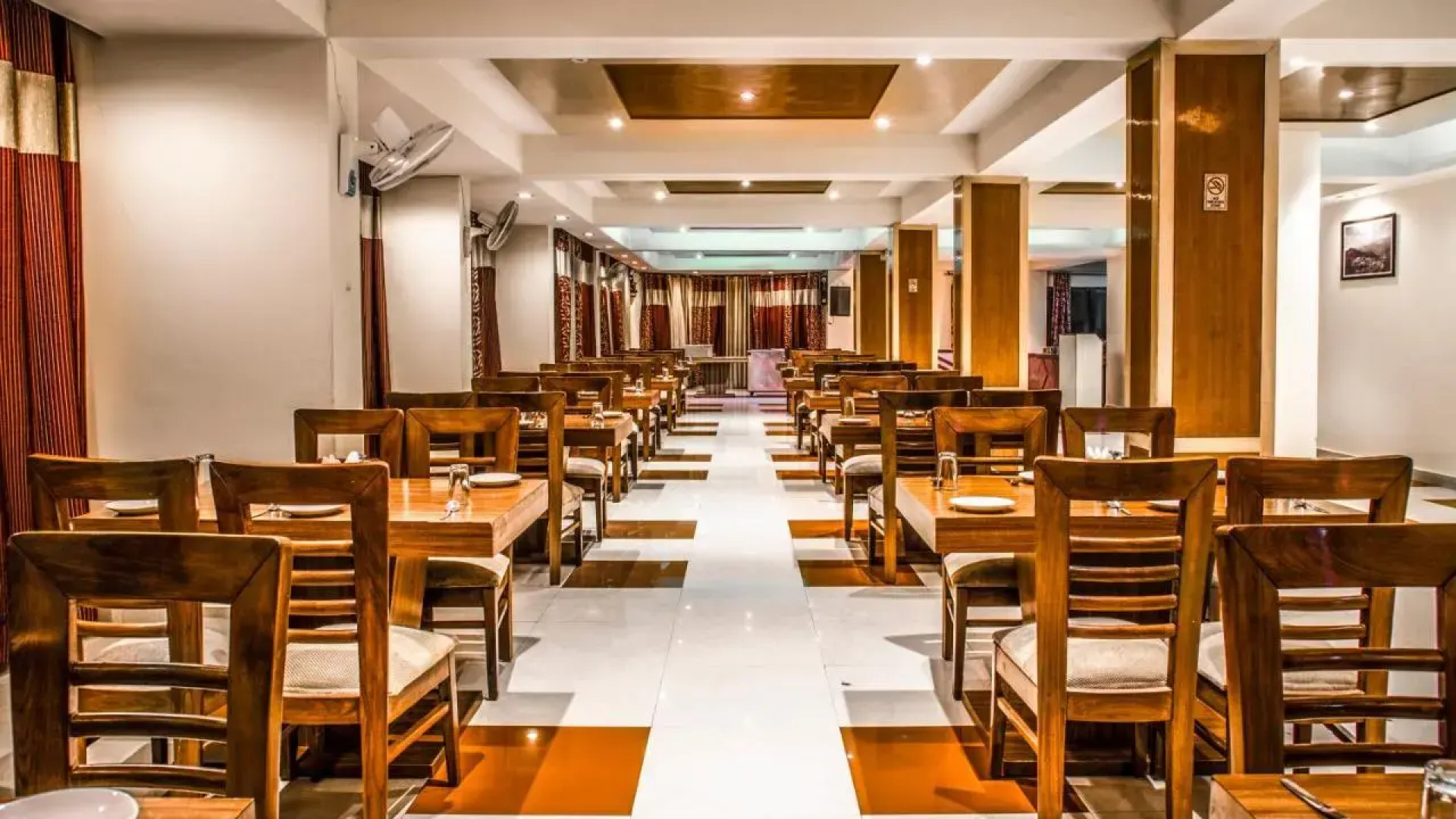Hotel Sukh Sagar Regency