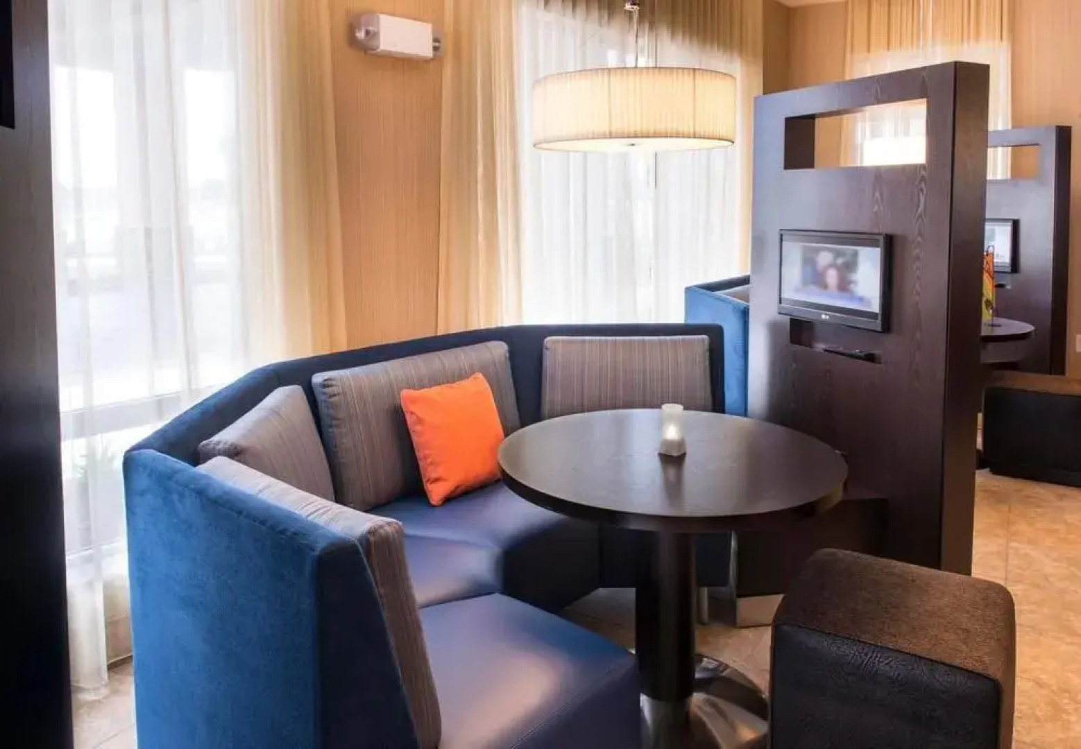 Courtyard Evansville East