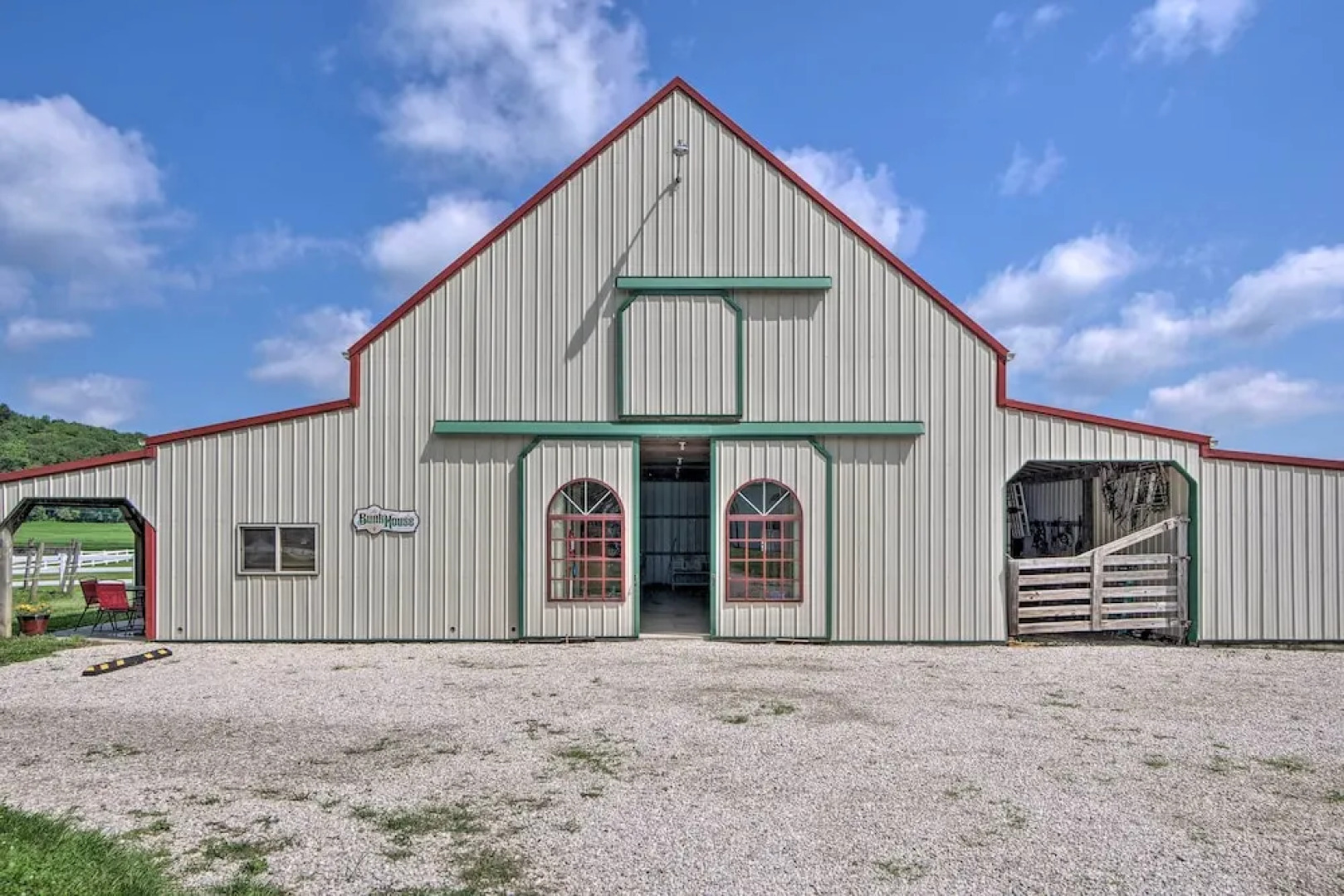 Renovated Bunkhouse on 12-acre Horse Farm!