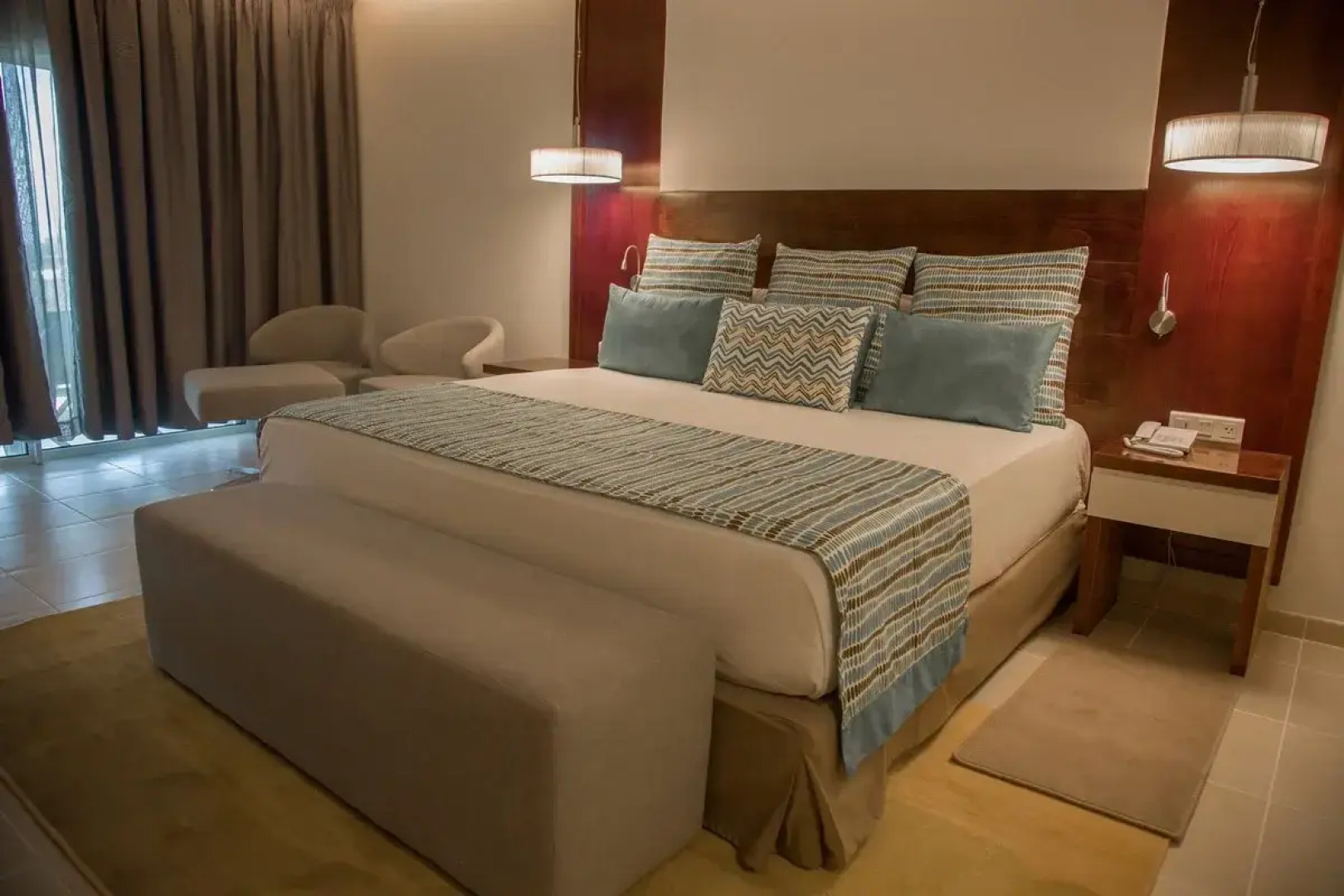 Gran Muthu Almirante Beach