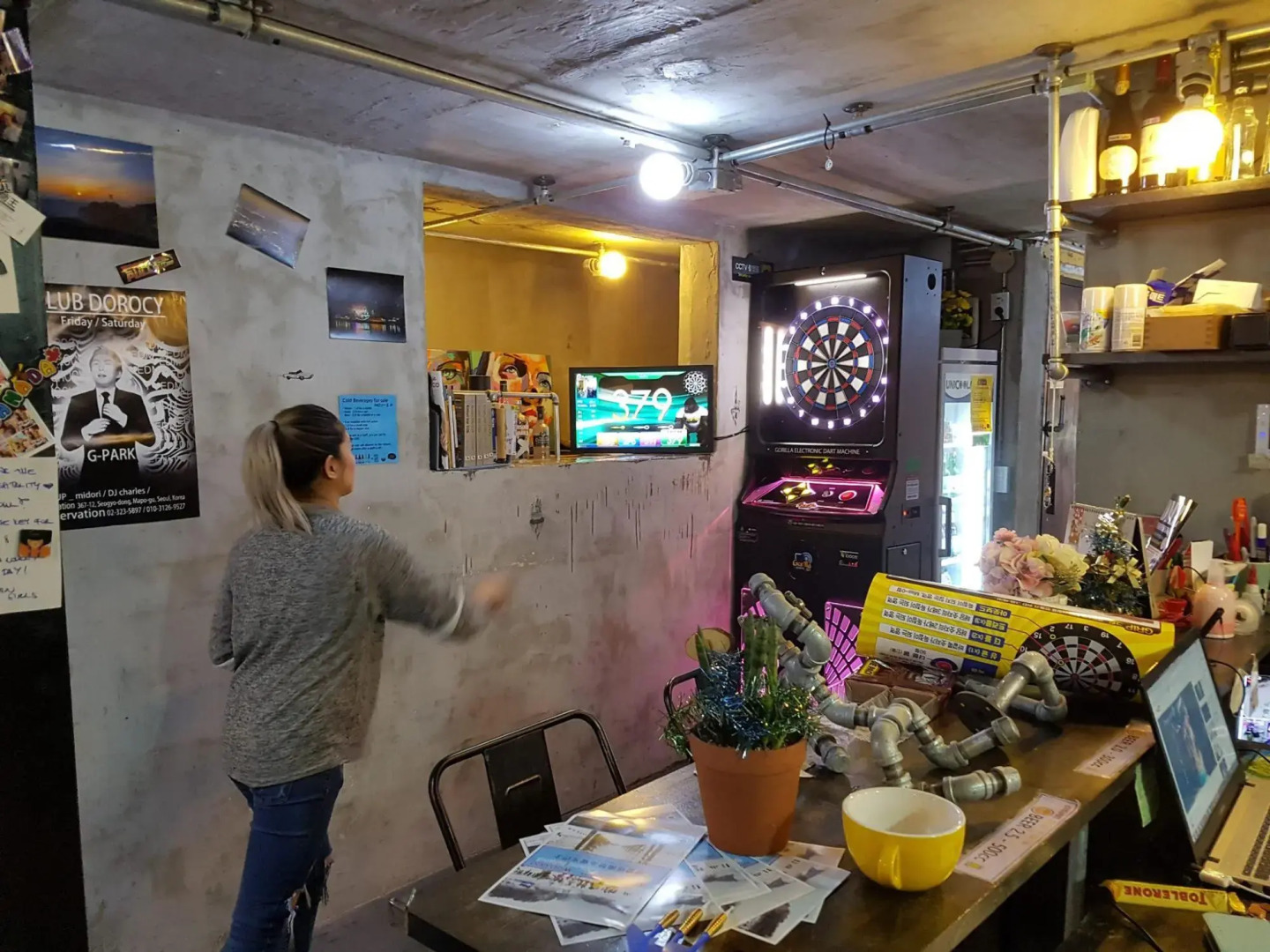 Time Travelers Party Hostel In Hongdae - Foreigners Only