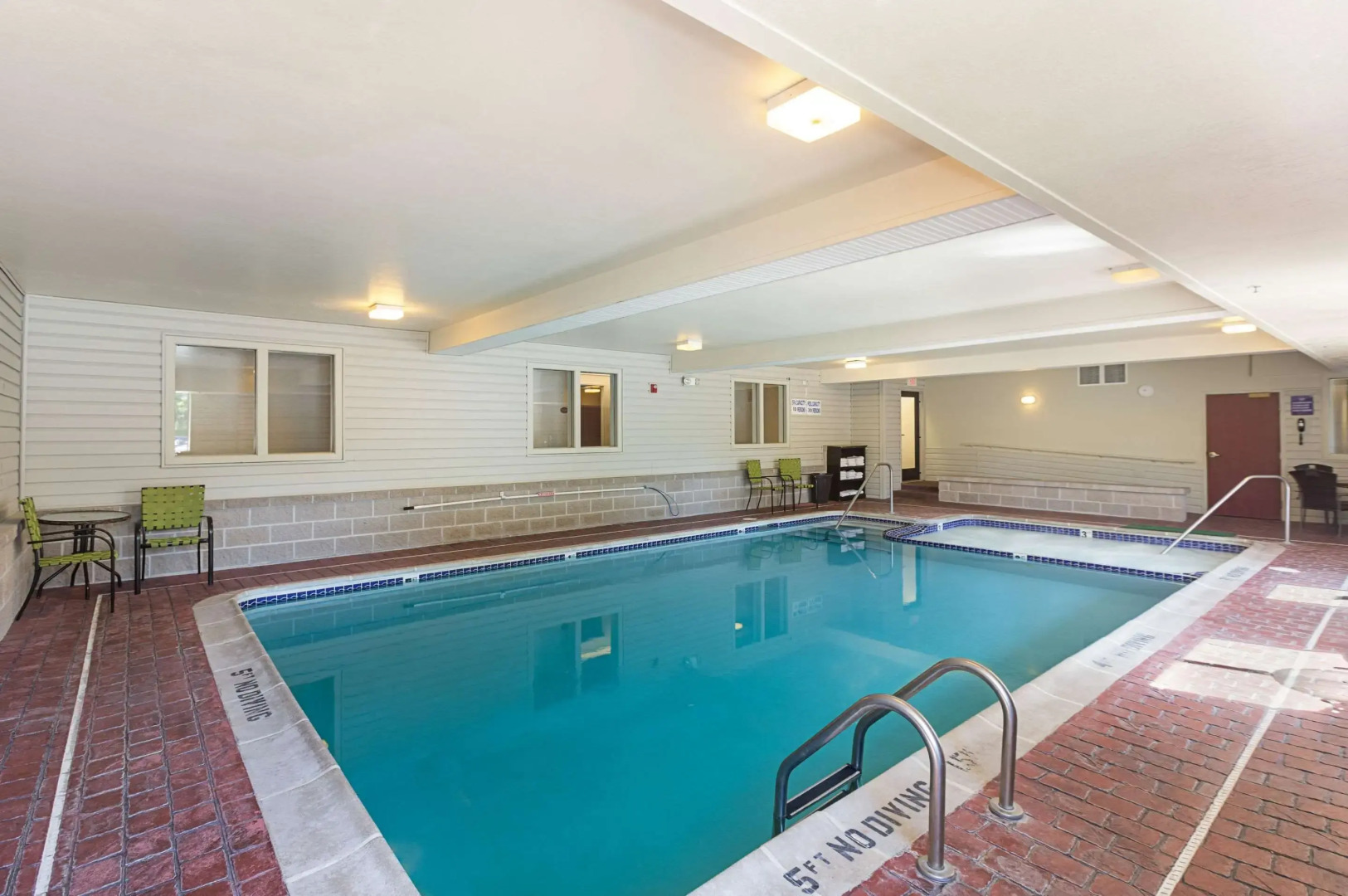 Sleep Inn & Suites Bay View Acme - Travers City