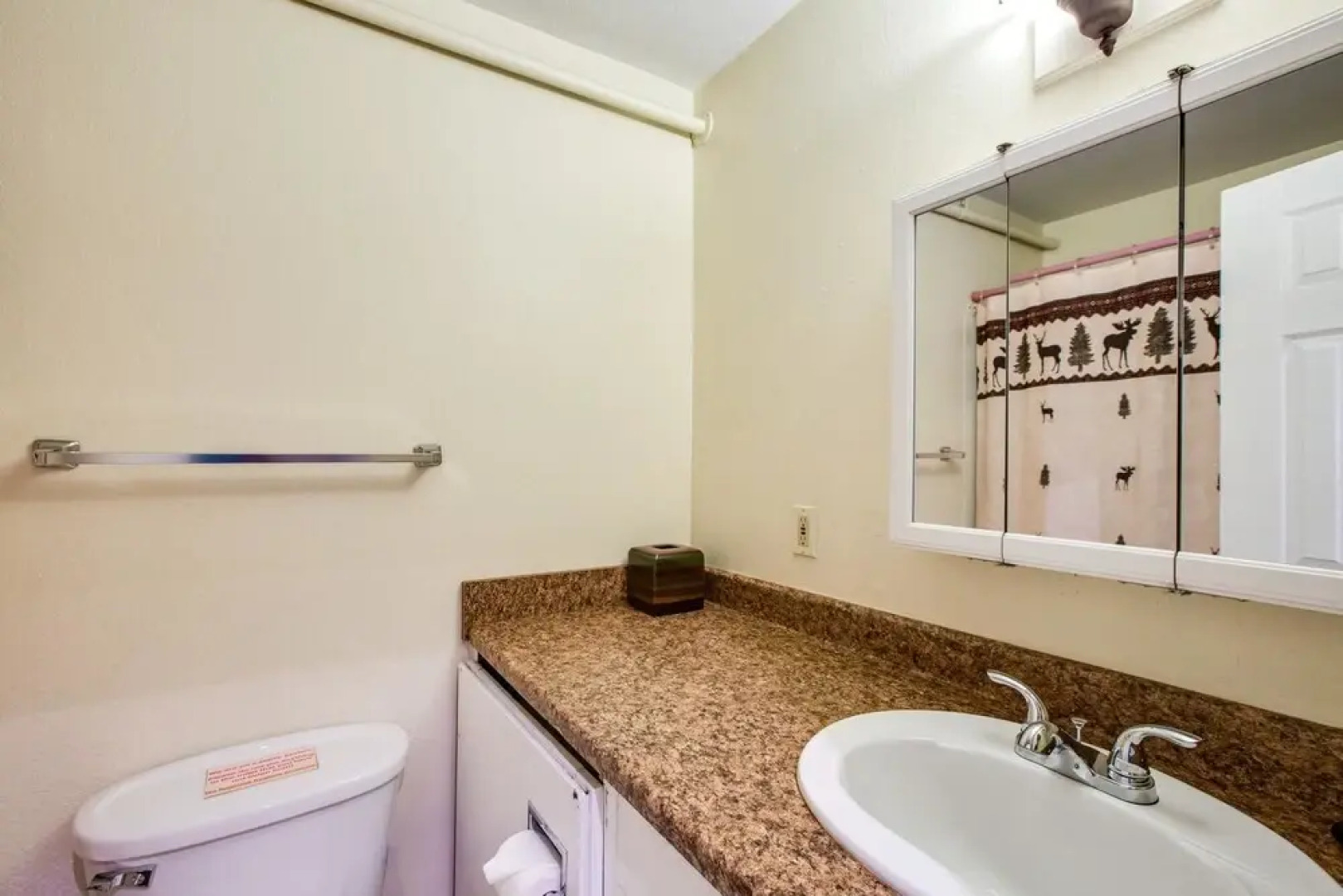 36sll - Convenient - Inexpensive - Kitchenette - Sleeps 6 1 Bedroom Condo