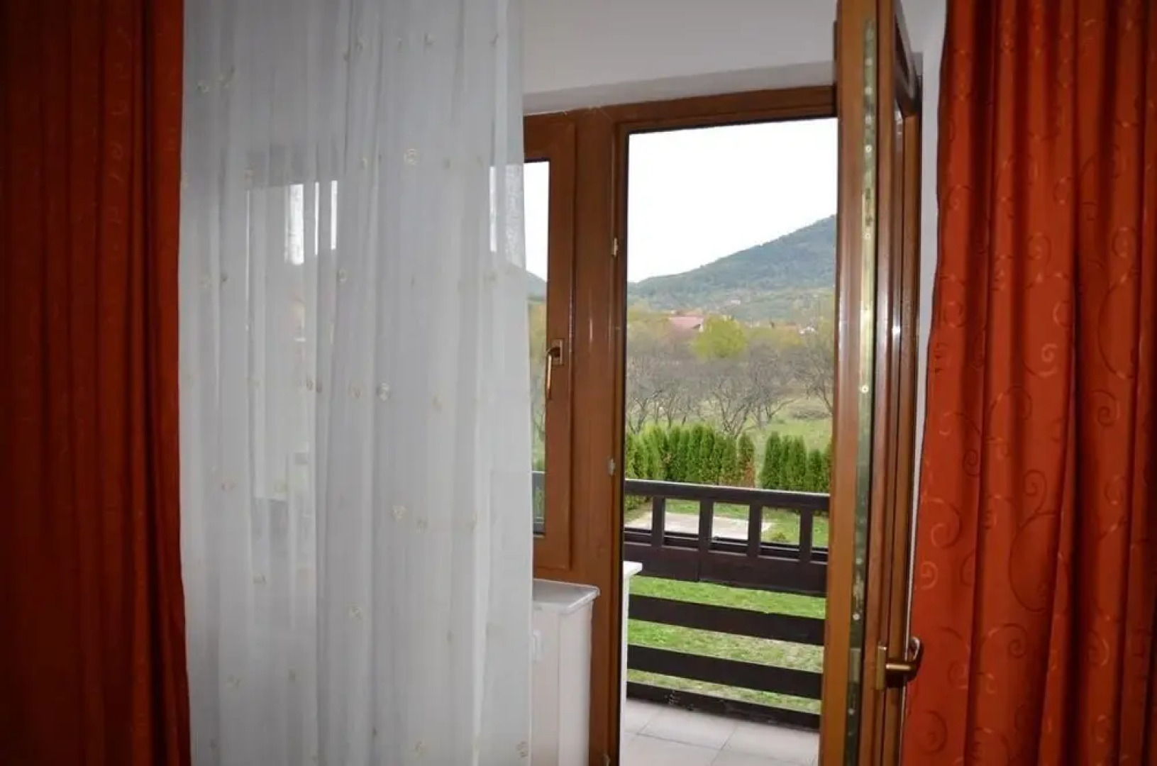 Pensiunea Casa Blanca