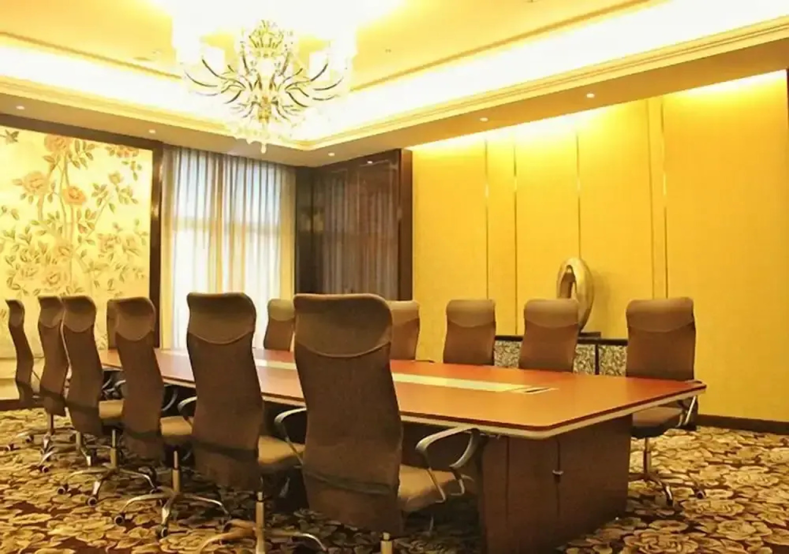 Luan Suntone Plaza Hotel