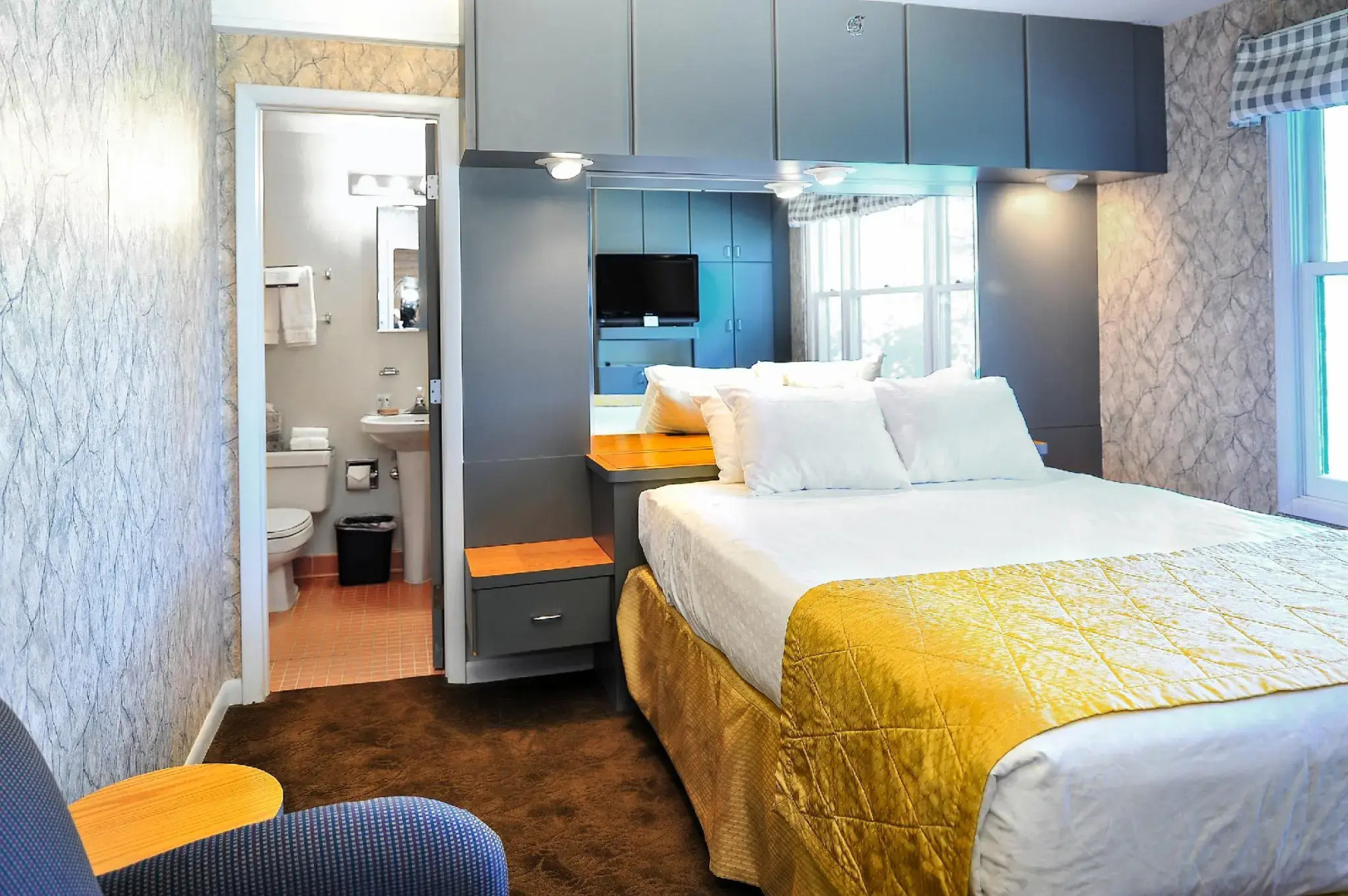 The Historic Crags Lodge