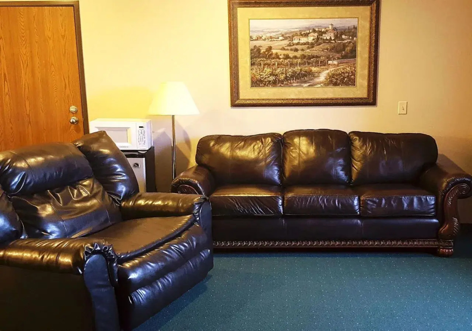 Americas Best Value Inn and Suites Cassville/Roaring River