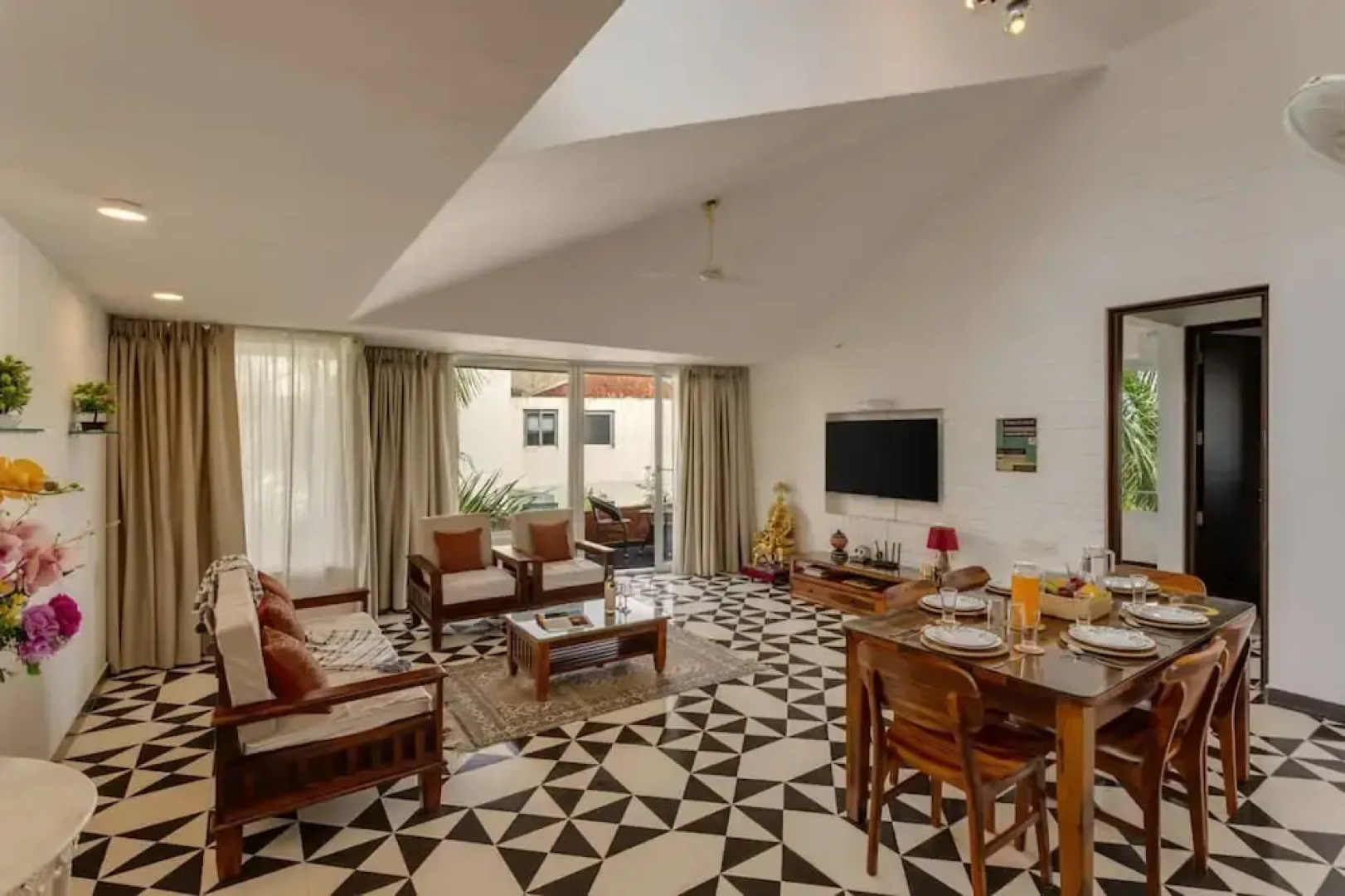 El Arbol by Hireavilla - 2BR w Rooftop Pool Nerul