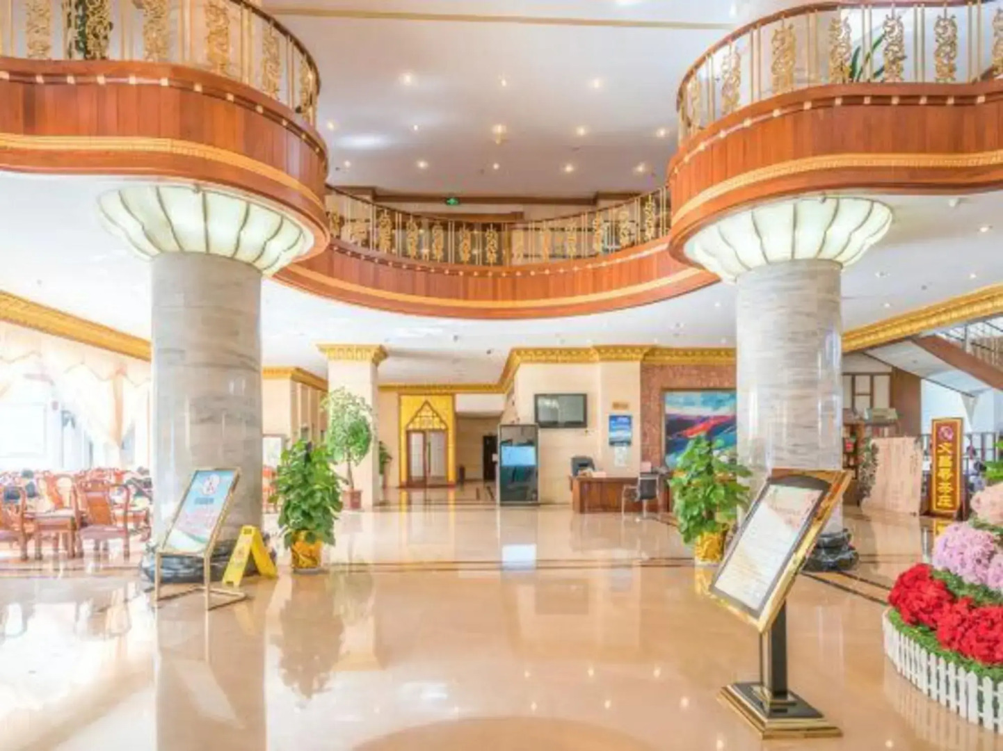 Golden Phoenix Hotel