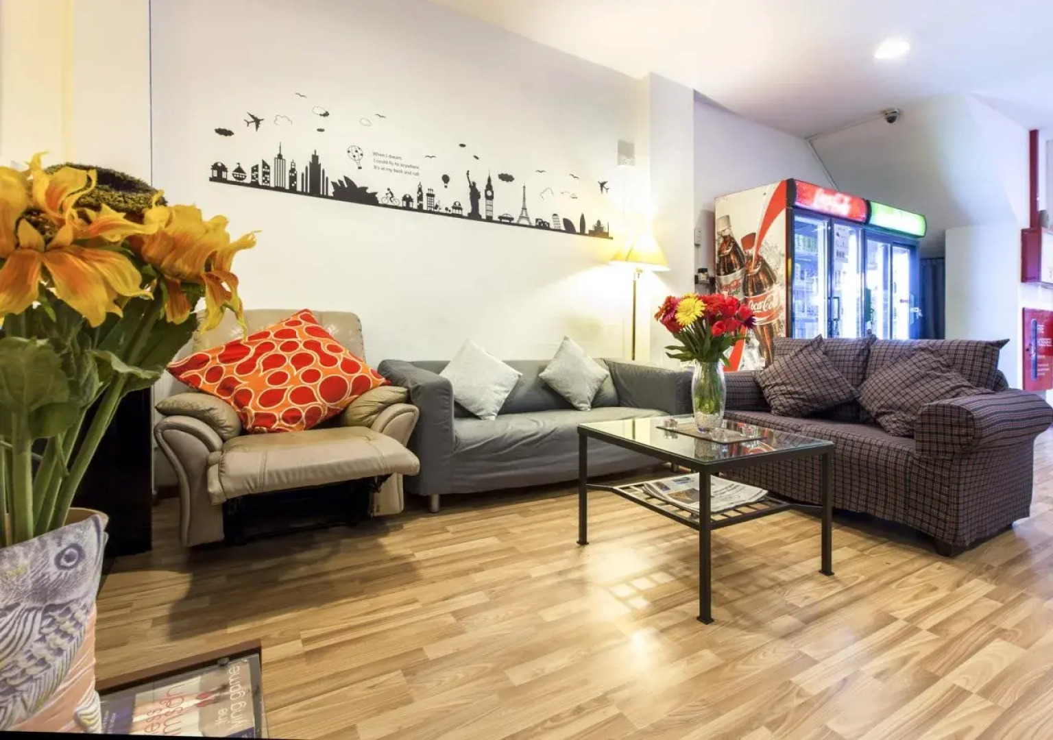 New Society Backpackers Hotel - Hostel