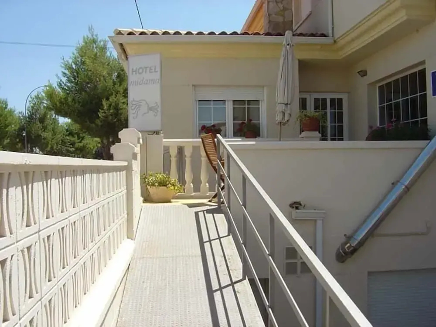 Hotel Midama