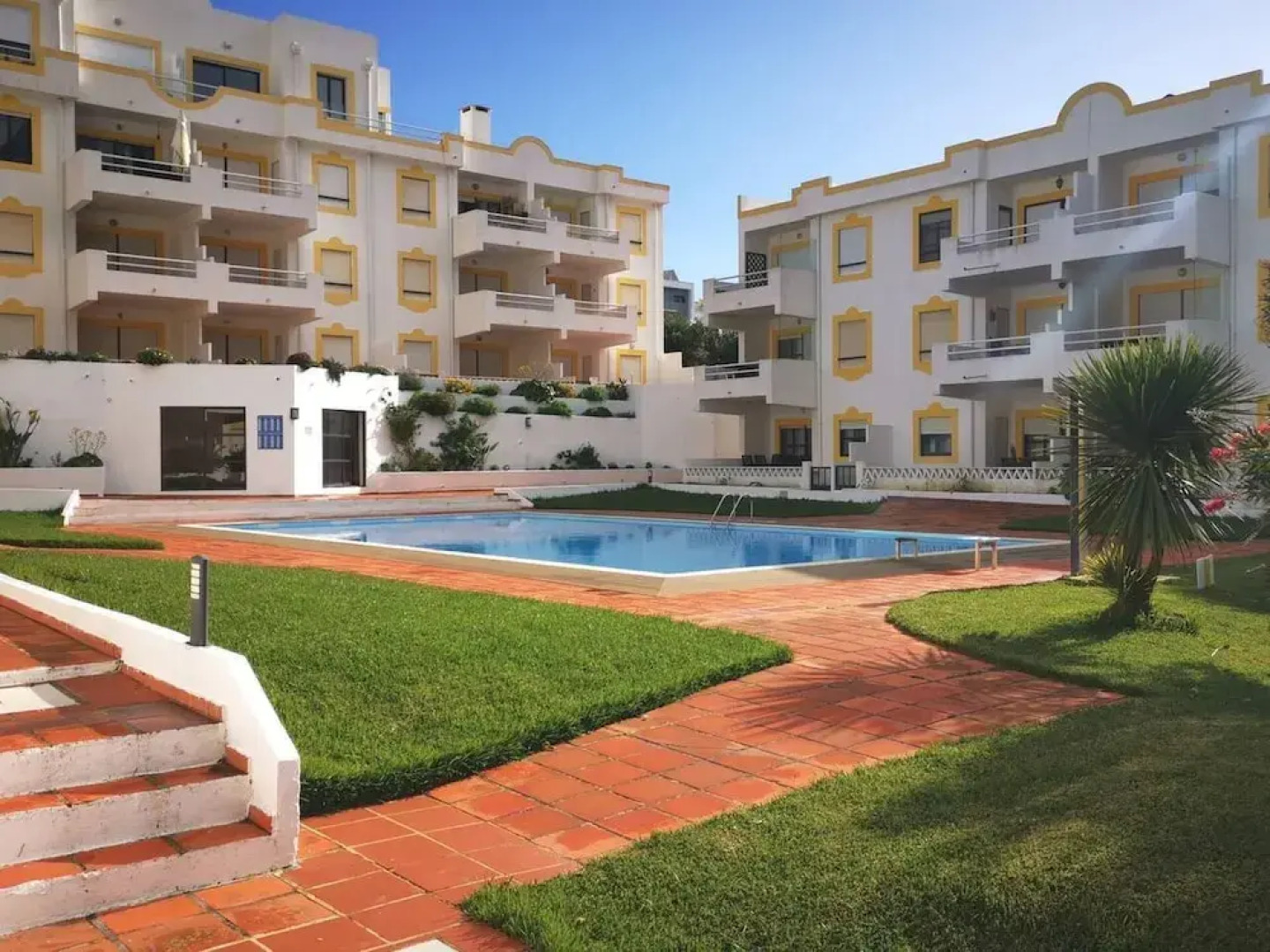 Sunny Ocean View Apartment With Swimming Pool