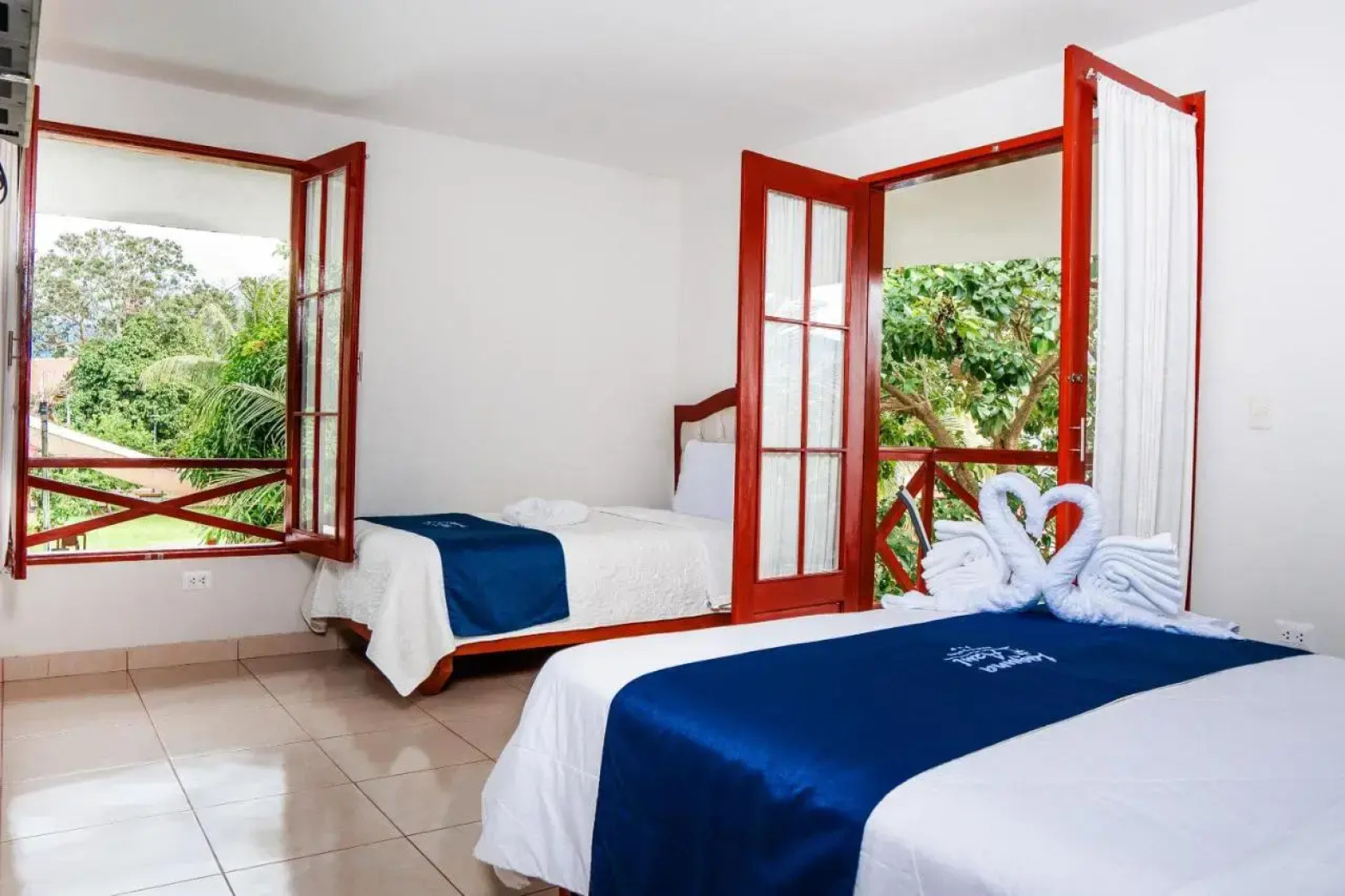 Laguna Azul Albergue Turístico