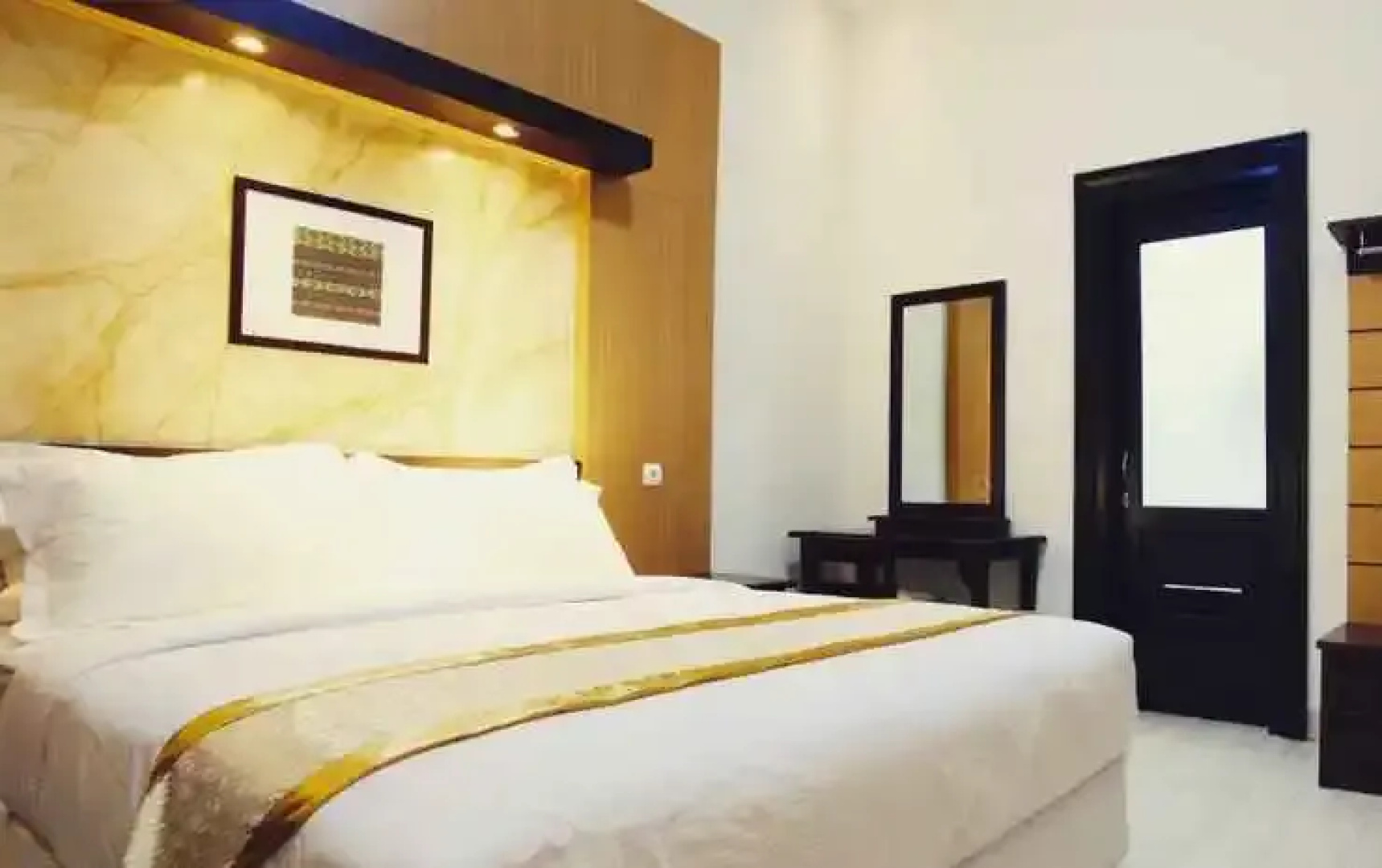 OYO 309 Avila Ketapan Rame Hotel