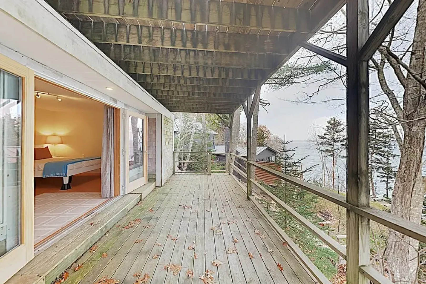 New Listing! Waterfront Hideaway W/ Modern Updates 2 Bedroom Cottage