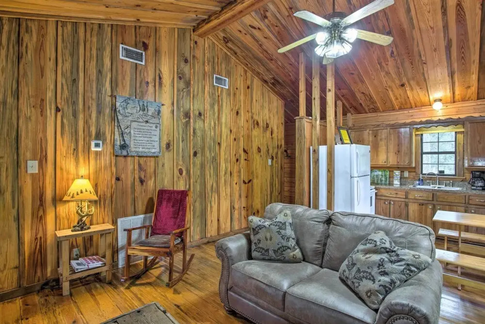 Timber Brooke Cabin: Hot Tub & Central Location!