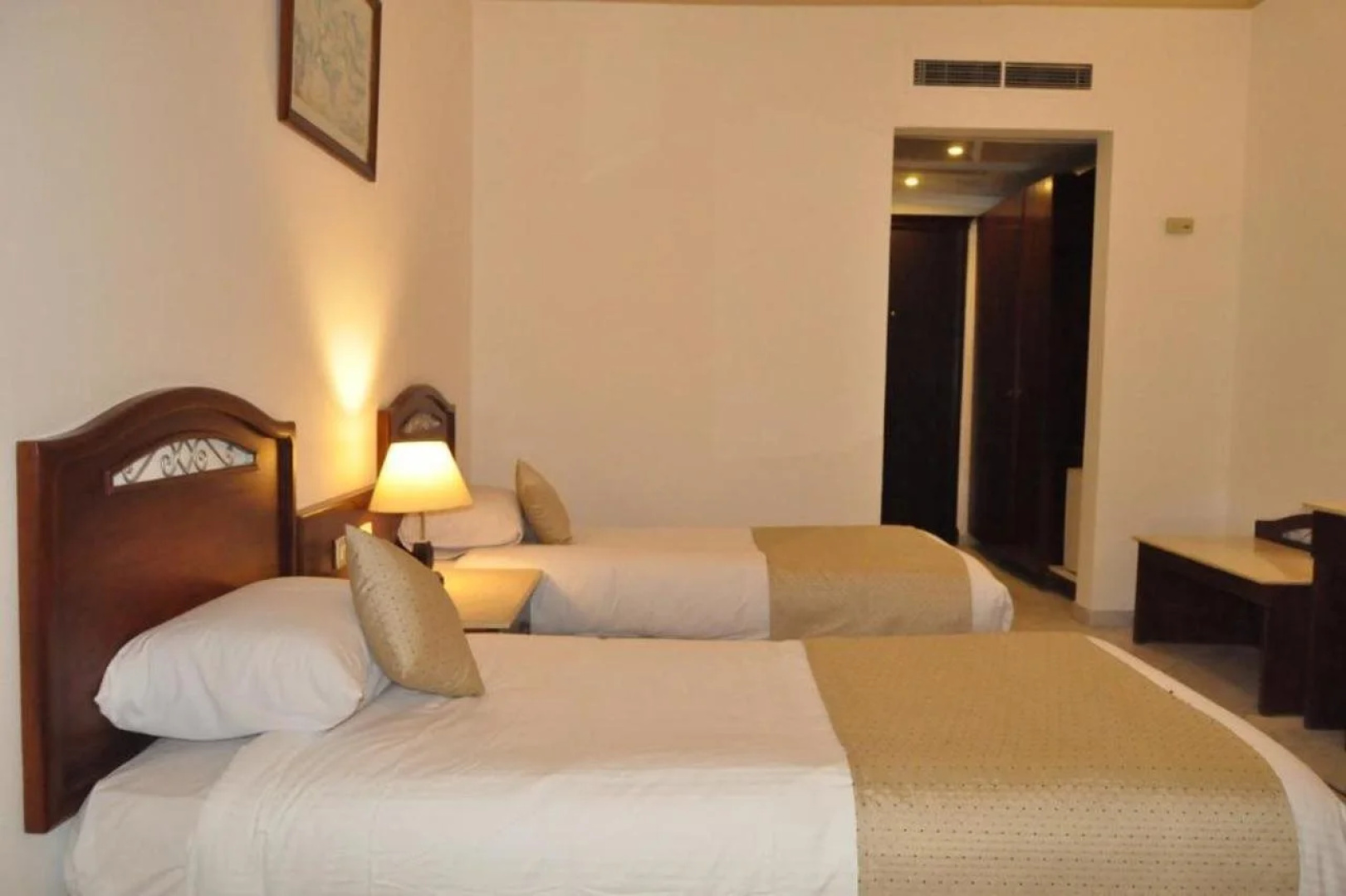 Dexon – Roma Hotel