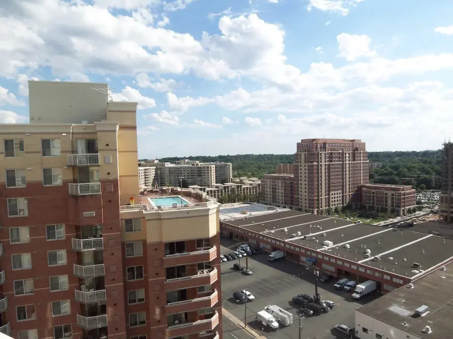 Global Luxury Suites at Pentagon City South