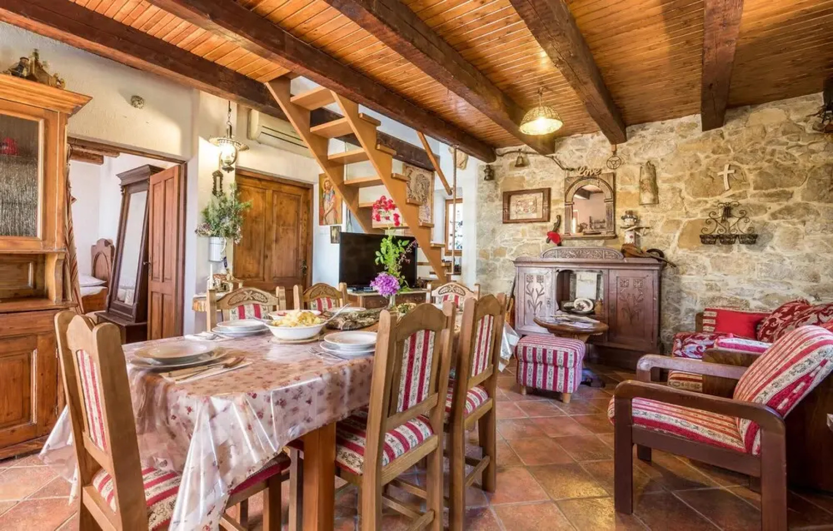 Amazing Home in Banjol With 3 Bedrooms, Outdoor Swimming Pool and Jacuzzi