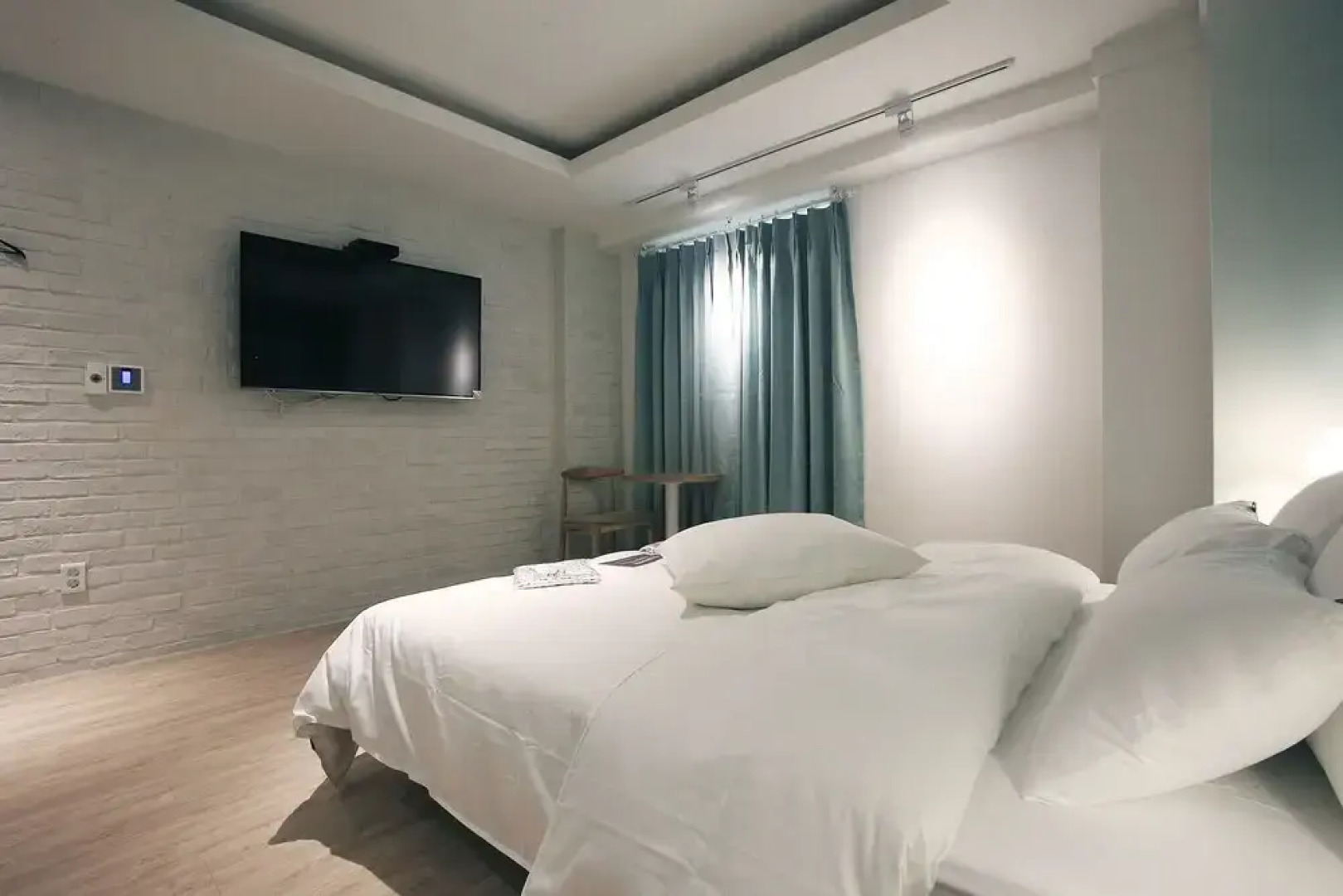 Gwangmyeong Cheolsan Blanc