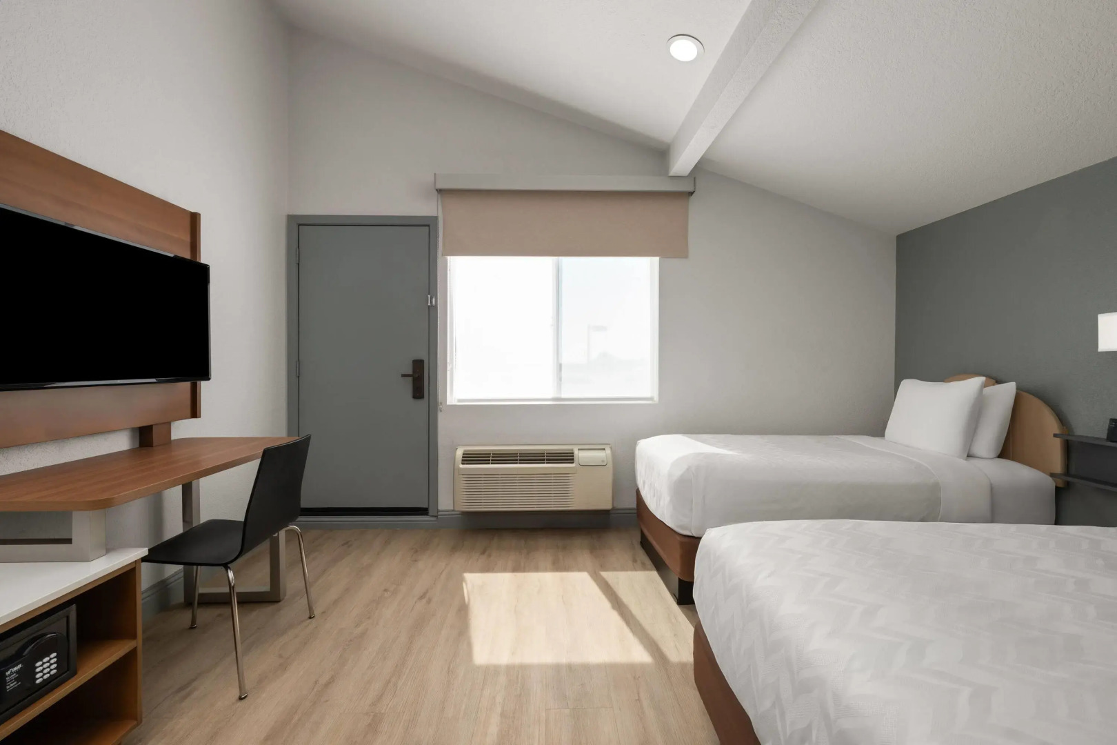 Super 8 by Wyndham Fort Bragg