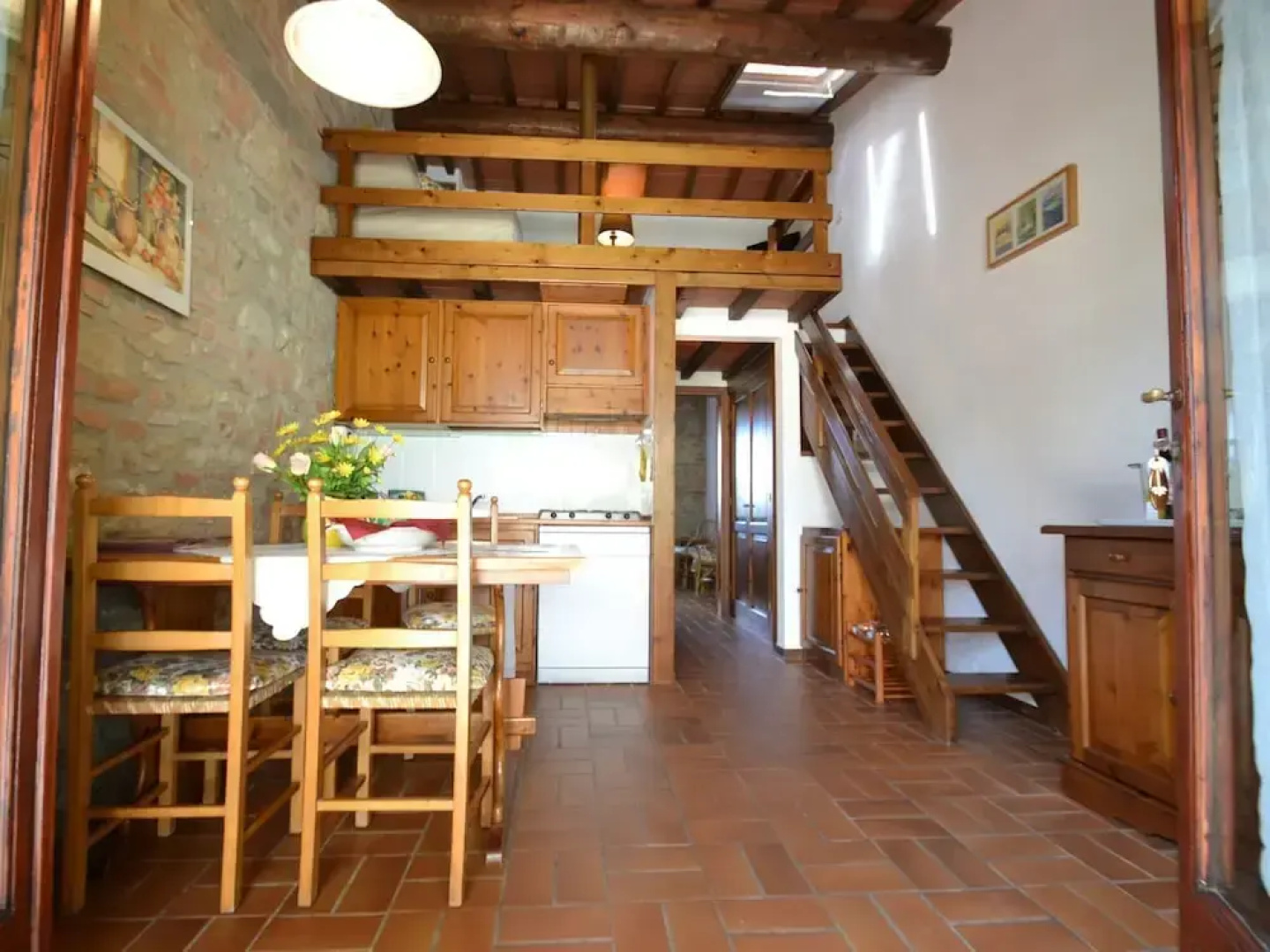Romola Retreat: Tuscan Escape