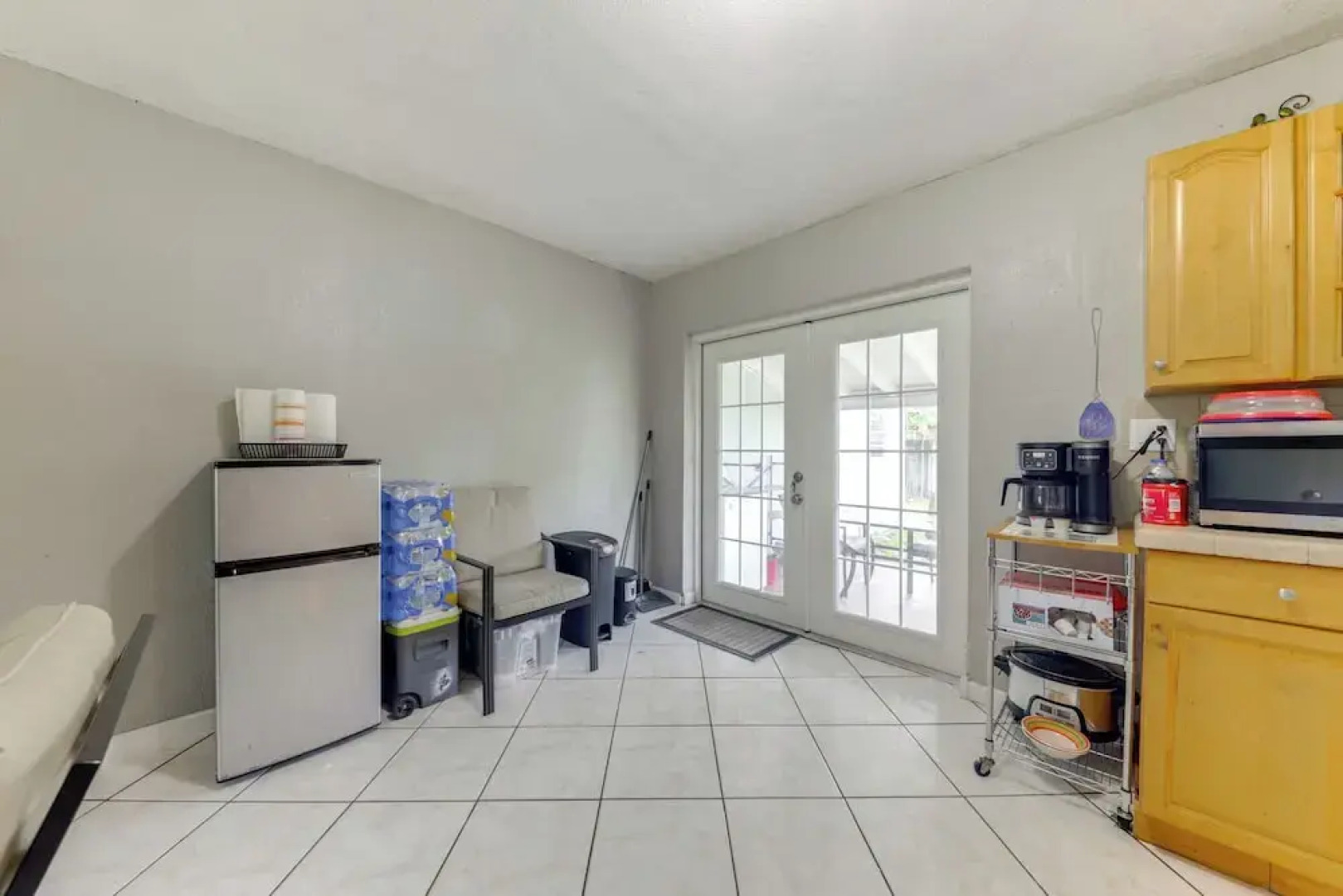 Fenced-in Yard: Home 3 Mi to Hard Rock Stadium!