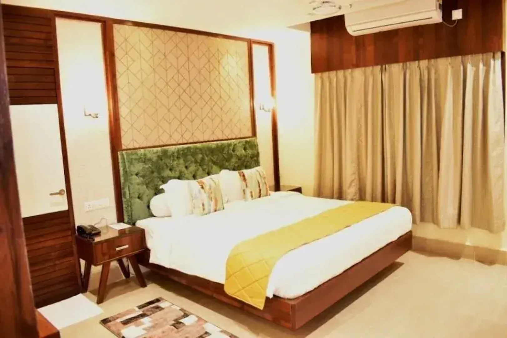 Hotel Radhika Regency