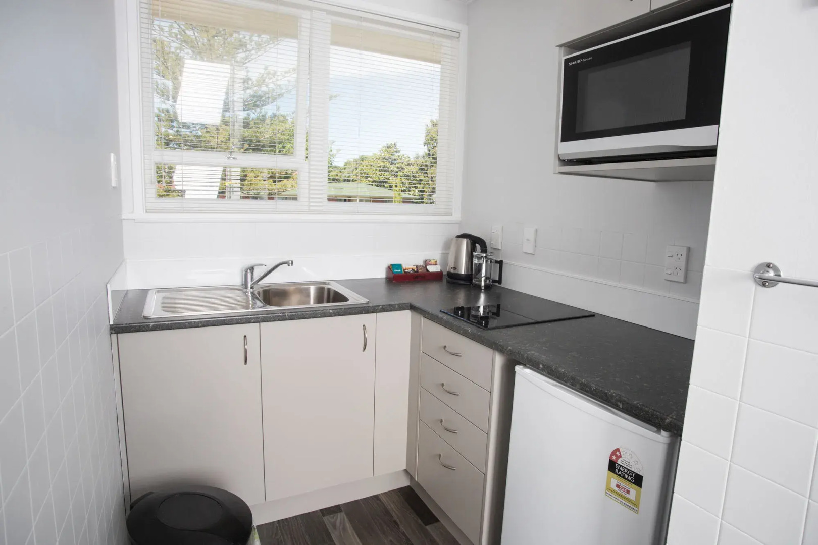 Harbour View Motel and Water Front Apartments