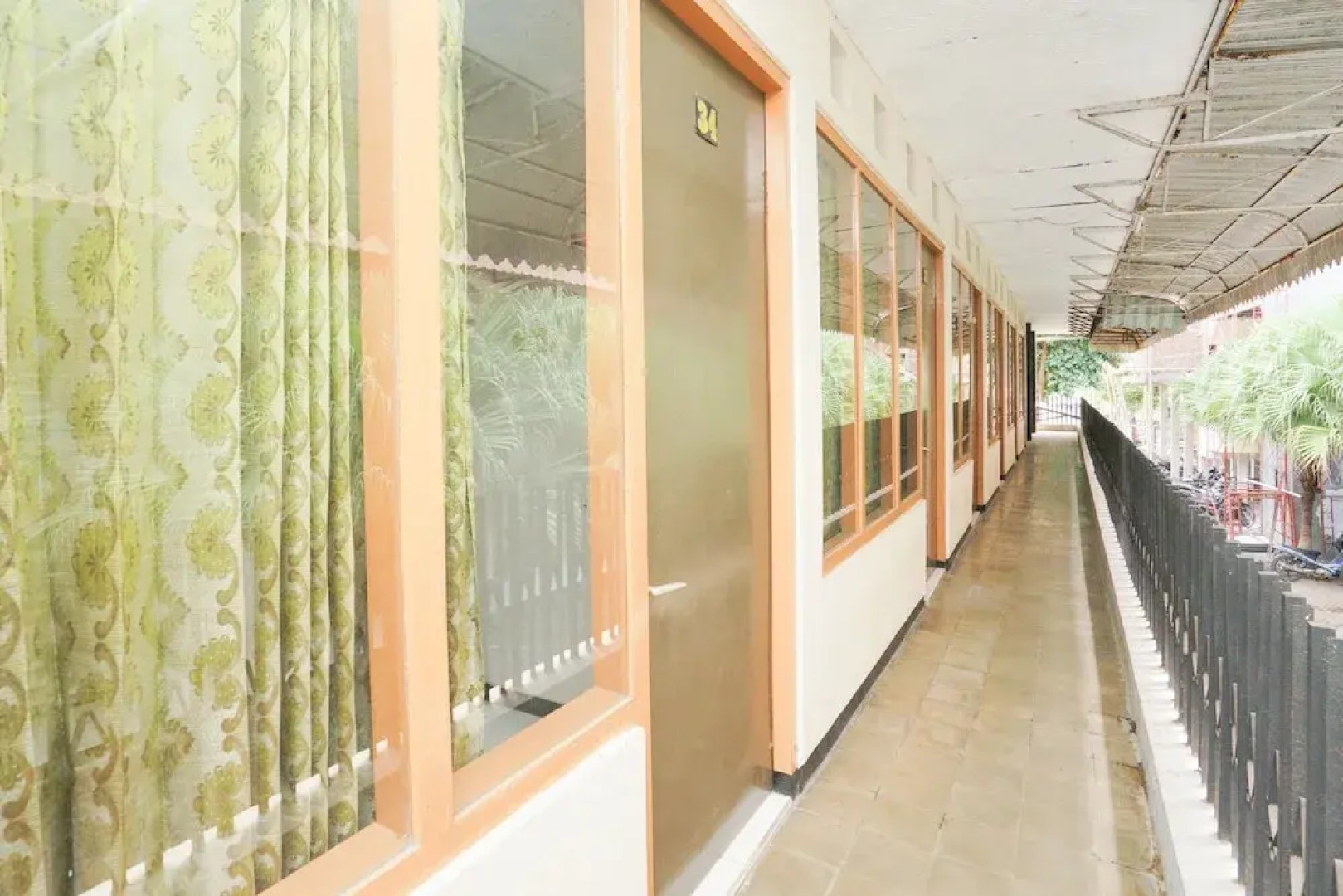 OYO Life 2090 Ratna Backpacker Syariah