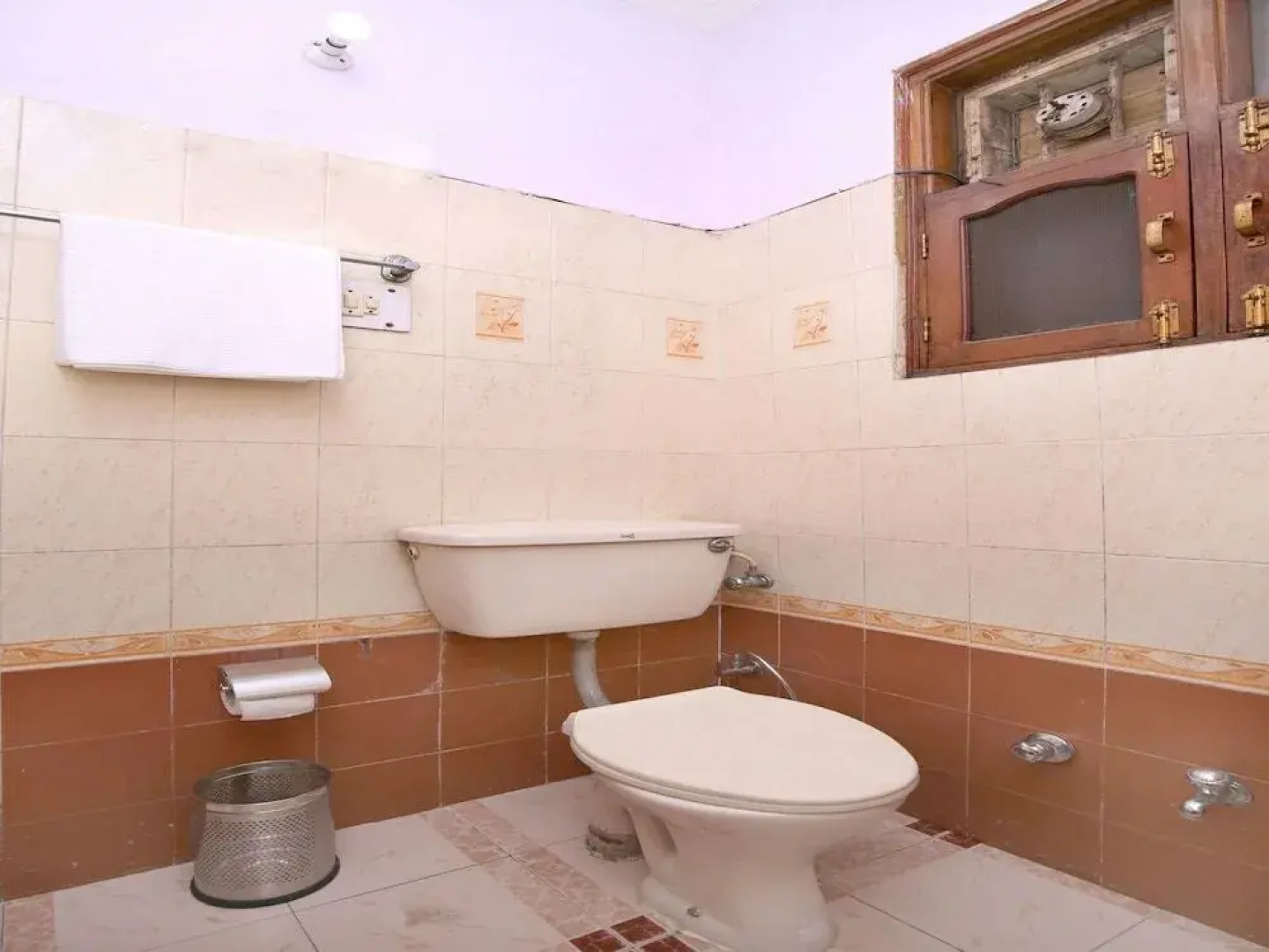 OYO 14029 Hotel Yogesh