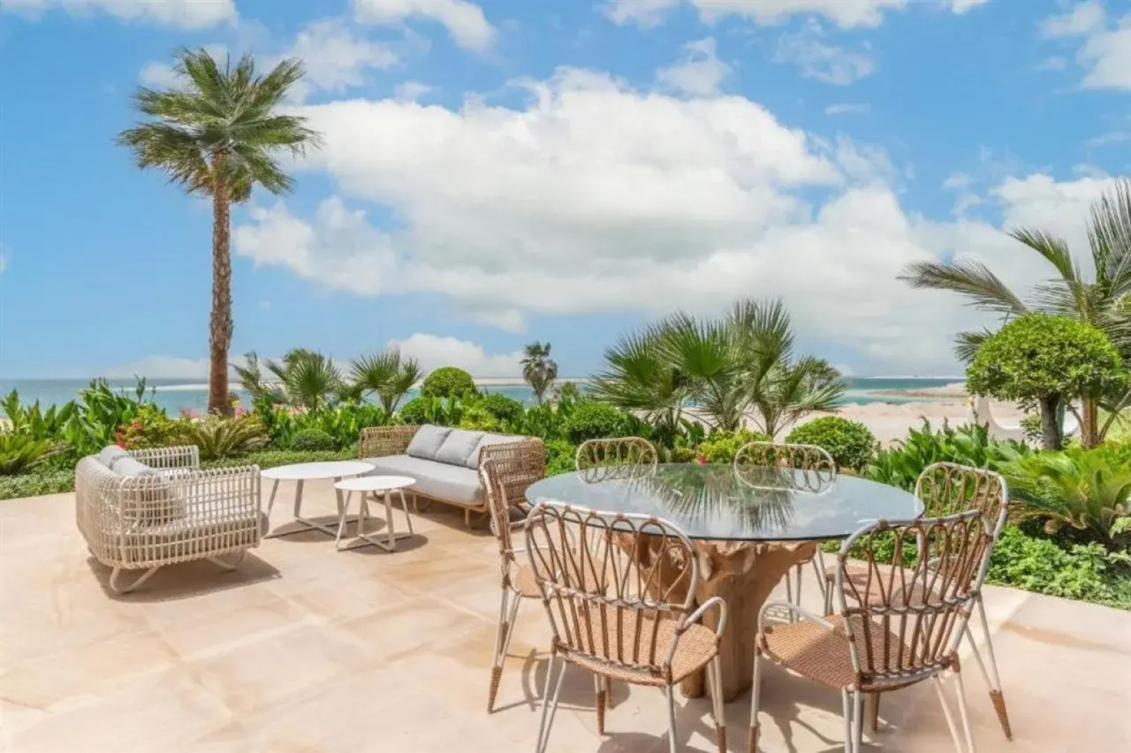 Отель Voco Dubai Monaco The Heart of Europe