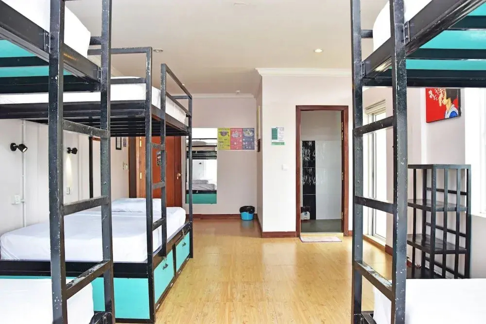 Mad Monkey Hostel Kampot