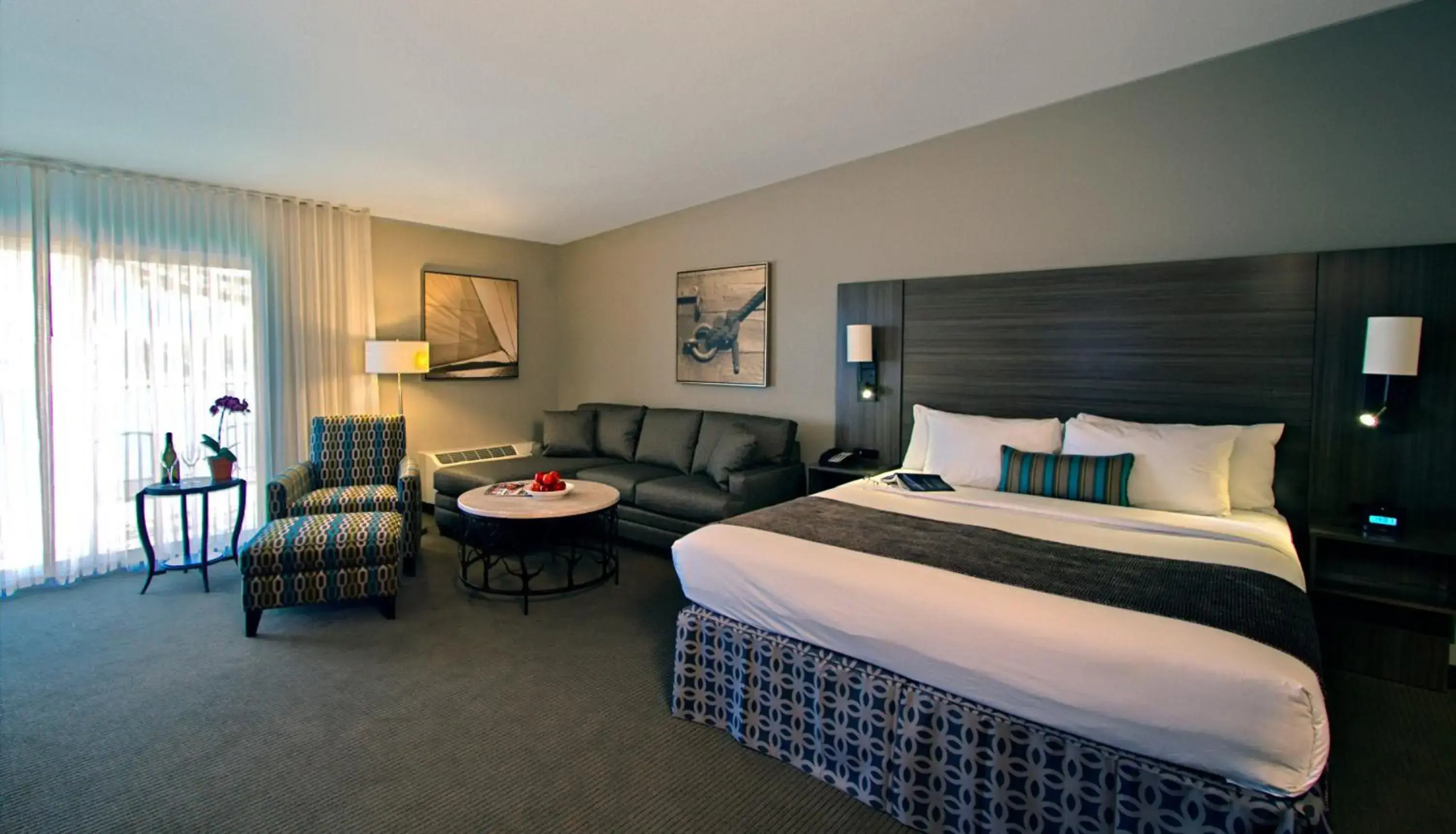Executive Inn & Suites Embarcadero Cove