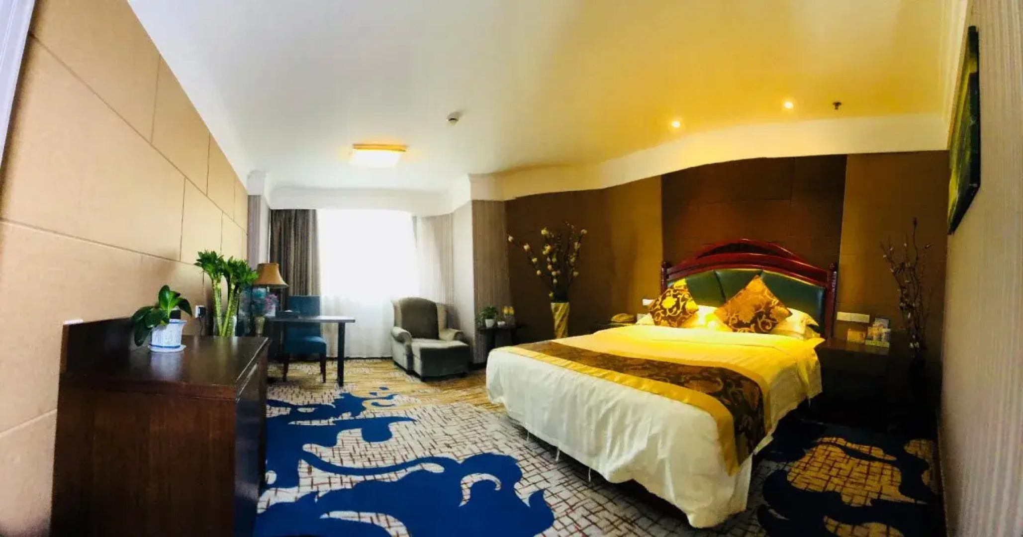 Peace International Hotel