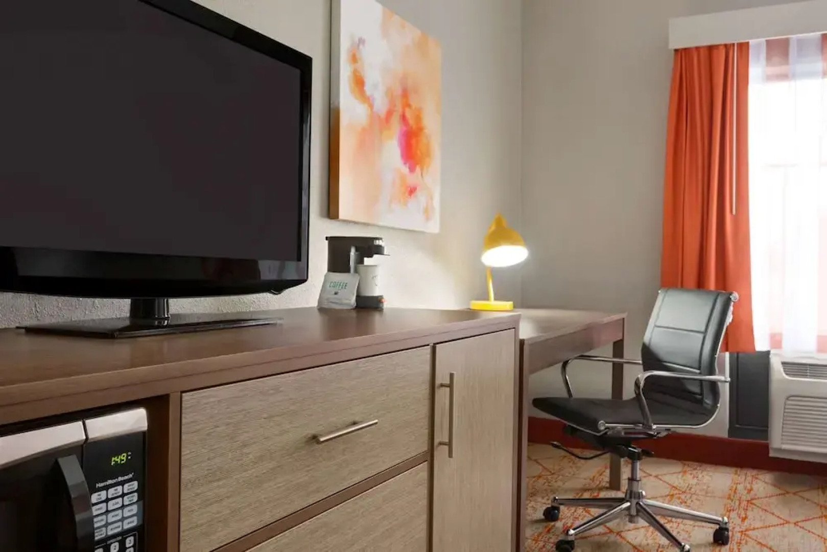 La Quinta Inn & Suites by Wyndham Lackawanna