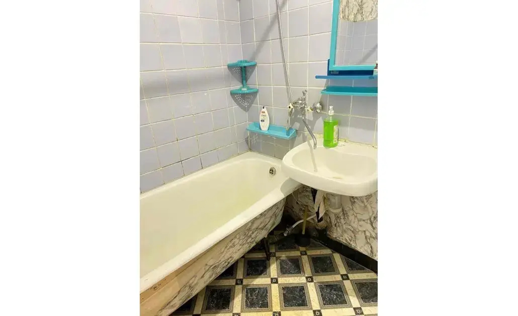 По суткам 33 на проспекте Строителей 46