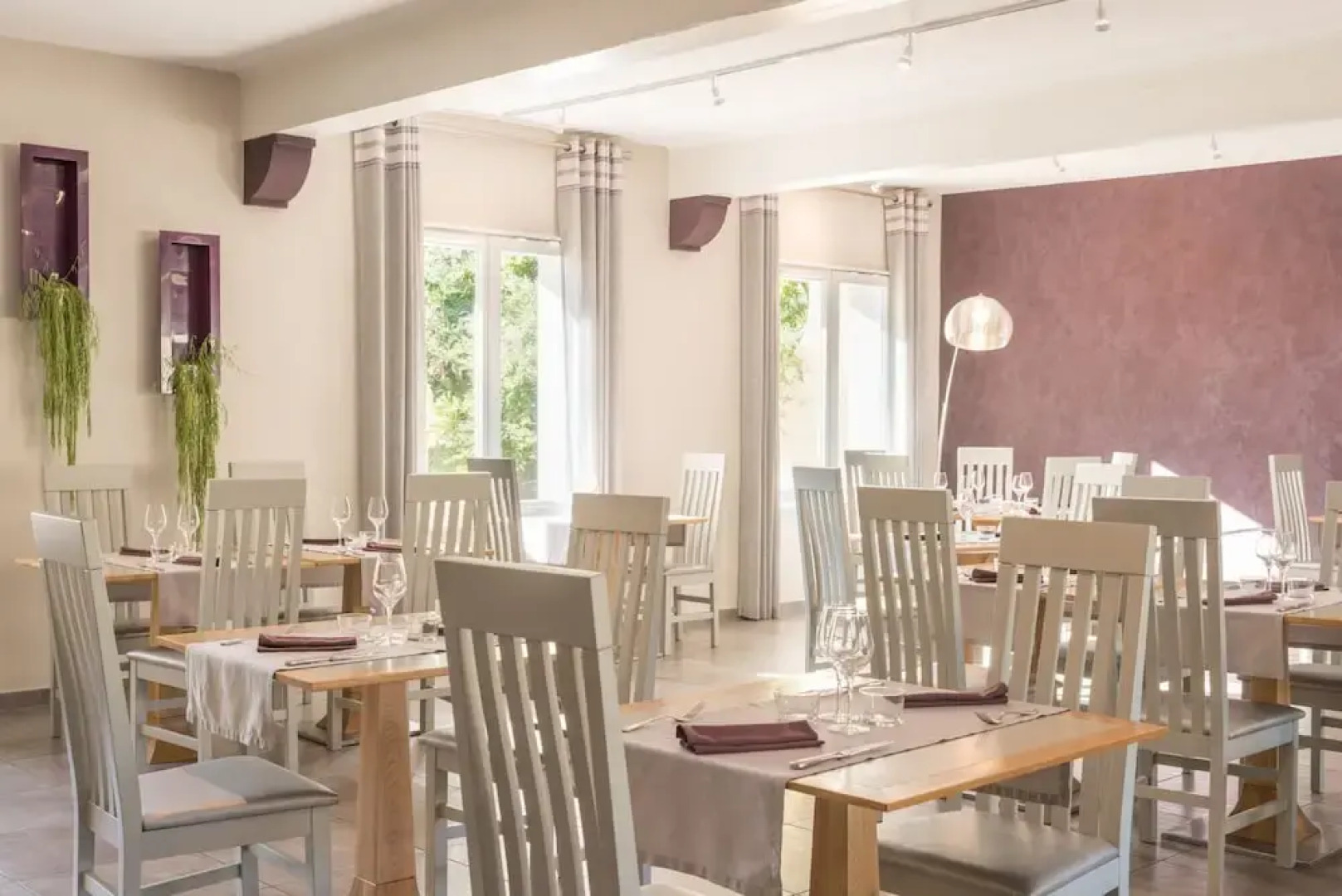 Le Réverbère - La Cuisinerie - L'Hôtellerie