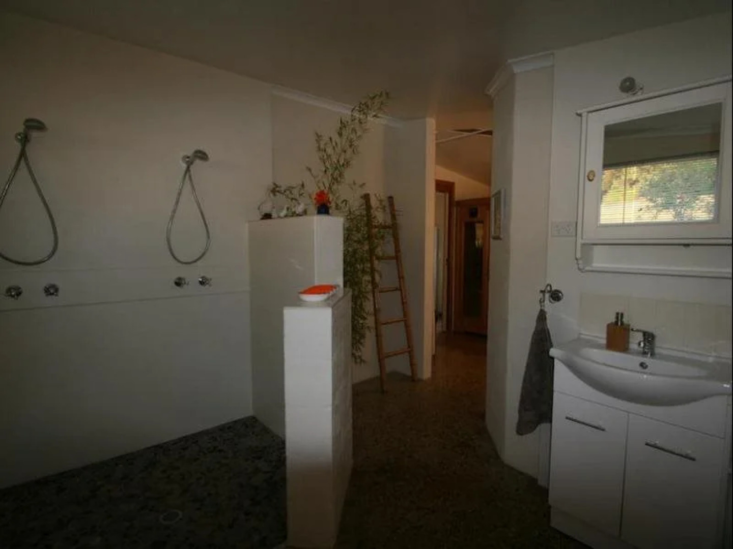 Stanley Goose Cottage